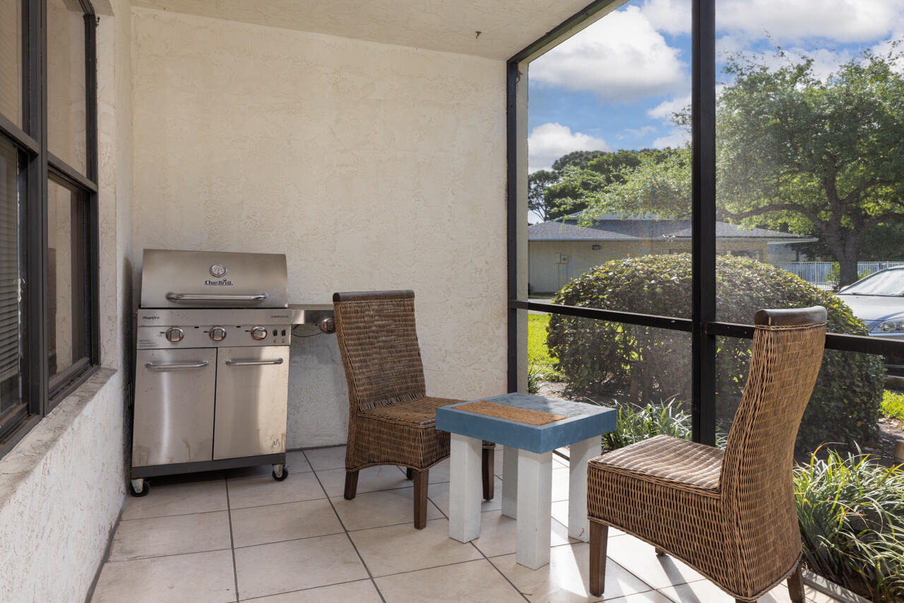 6537 Se Federal Highway 101 Property Photo 18