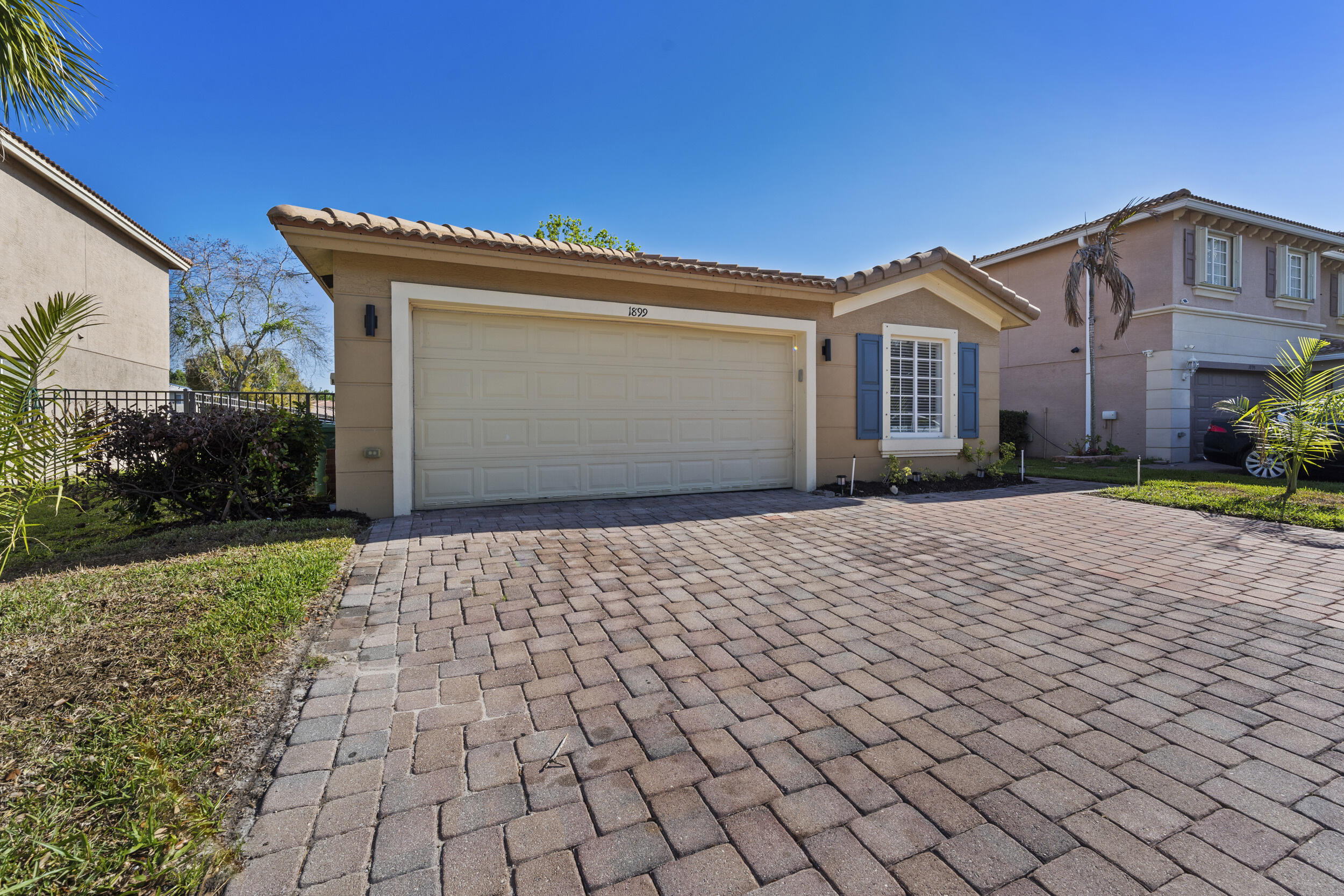 1899 Newport Isles Boulevard Property Photo 1