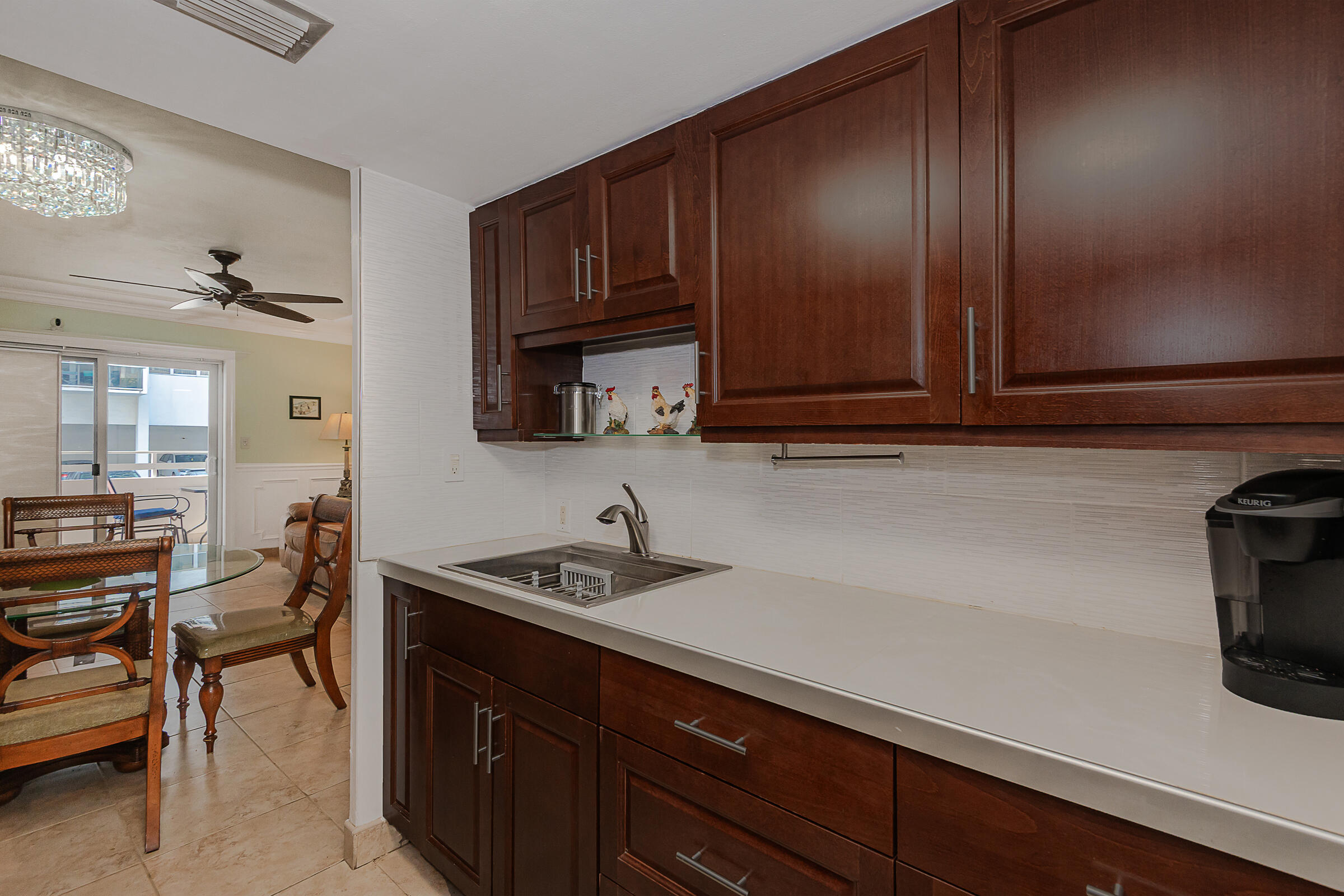 2076 S Ocean Drive 207 Property Photo 2