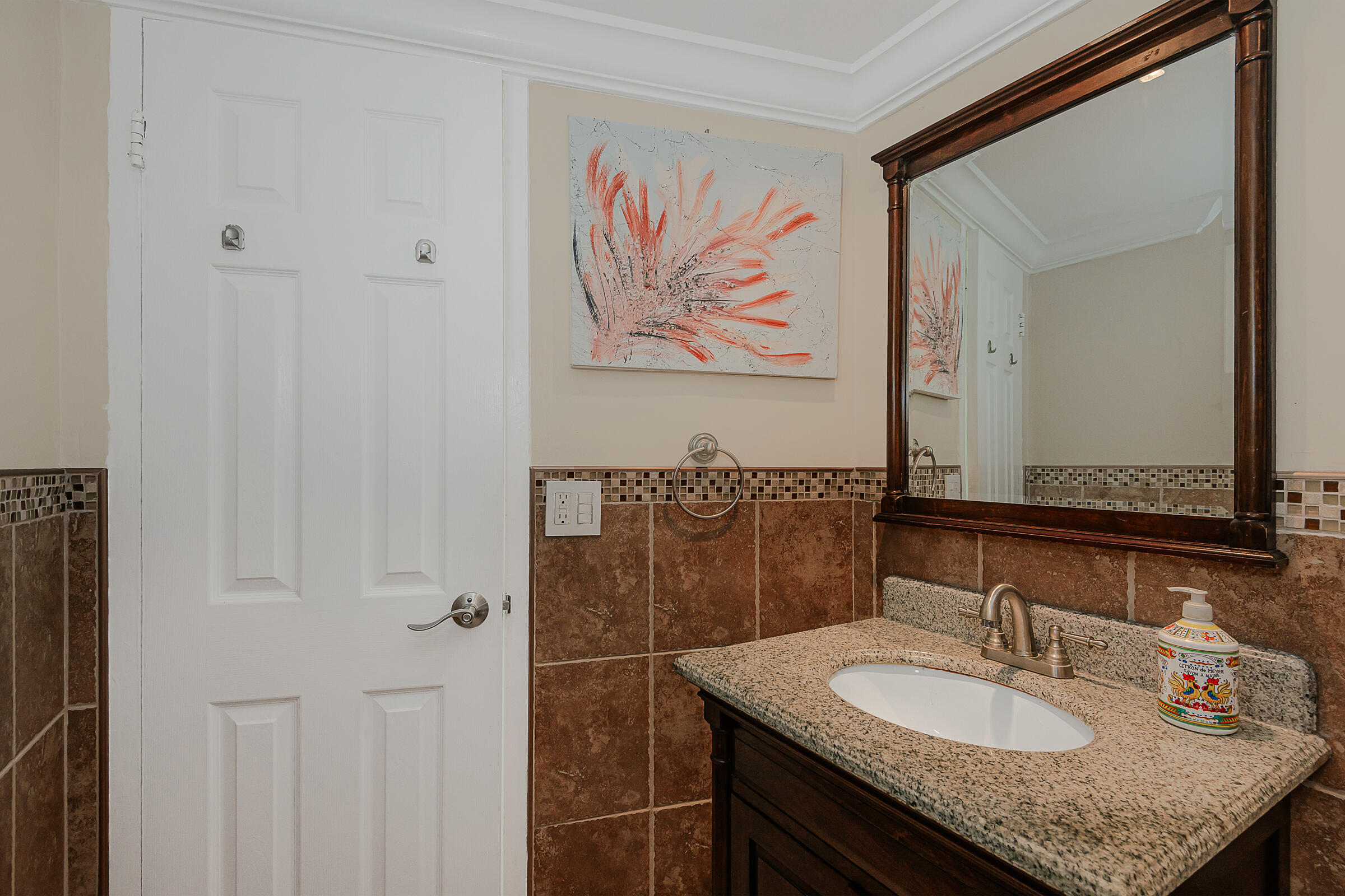 2076 S Ocean Drive 207 Property Photo 8