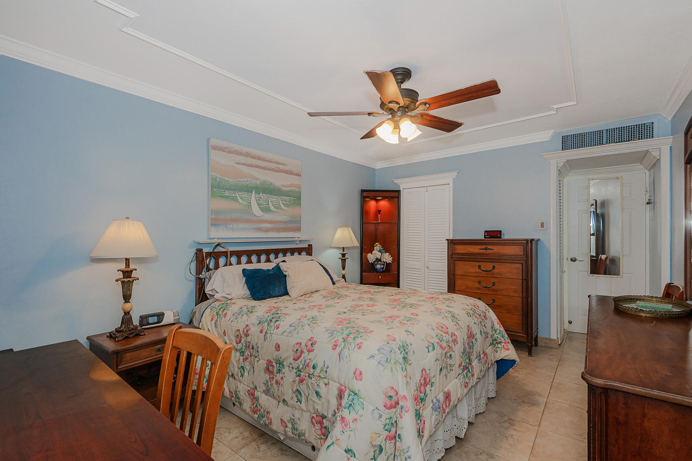 2076 S Ocean Drive 207 Property Photo 10