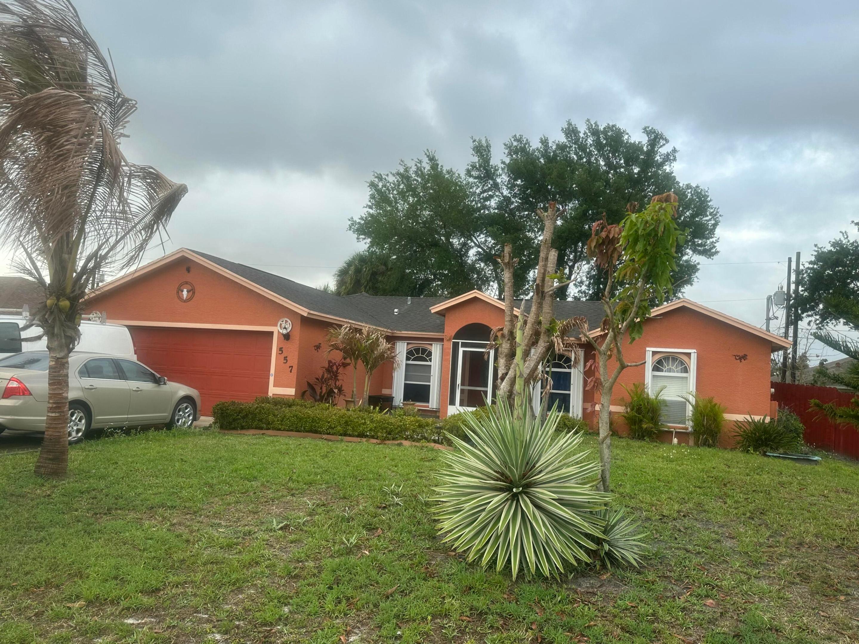 557 Sw Baoy Avenue Property Photo 1
