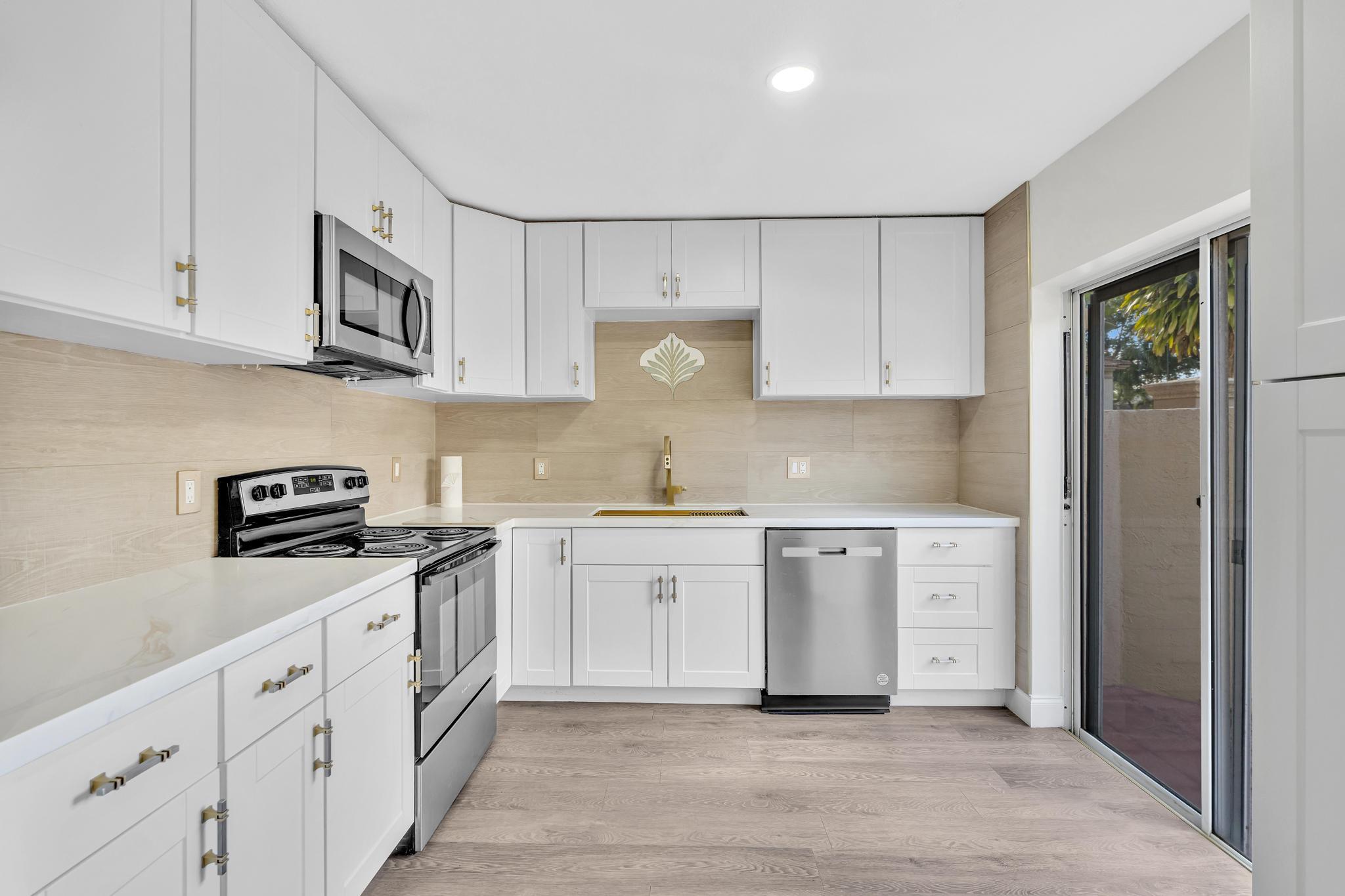 6663 Via Regina Property Photo 2