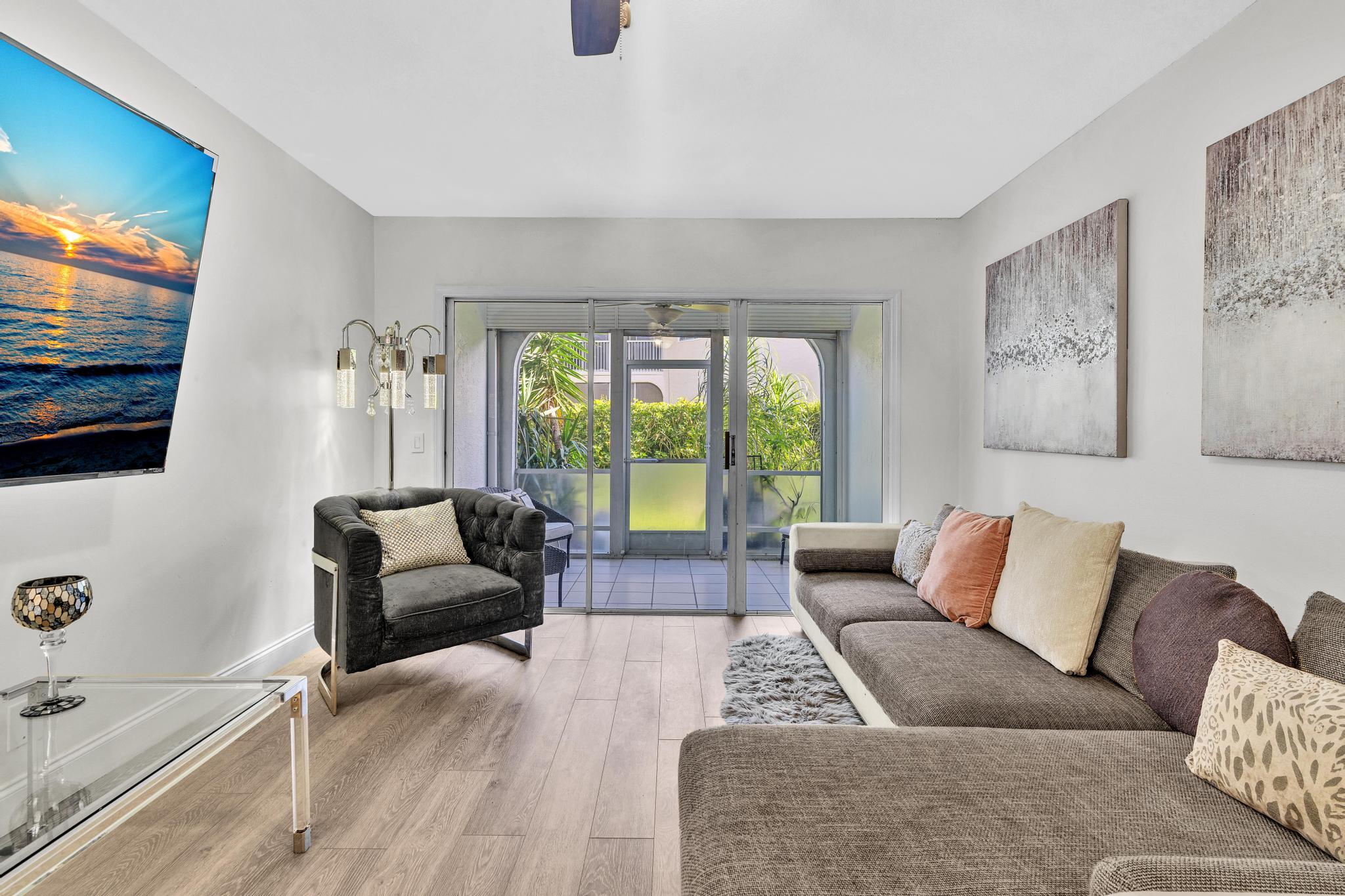 6663 Via Regina Property Photo 12