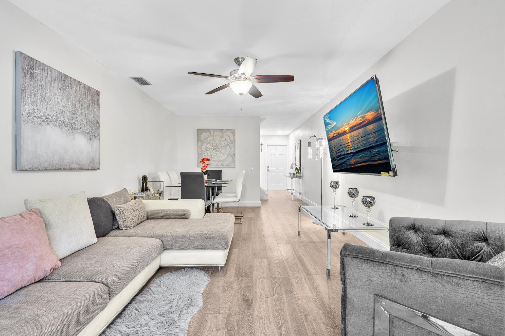 6663 Via Regina Property Photo 13