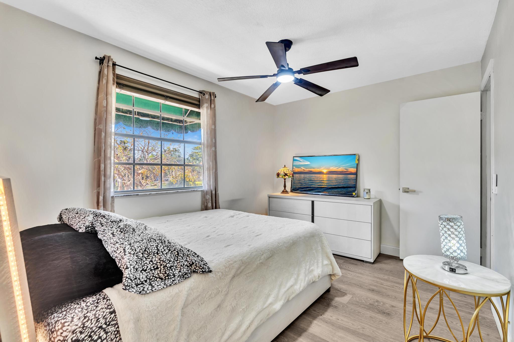 6663 Via Regina Property Photo 19