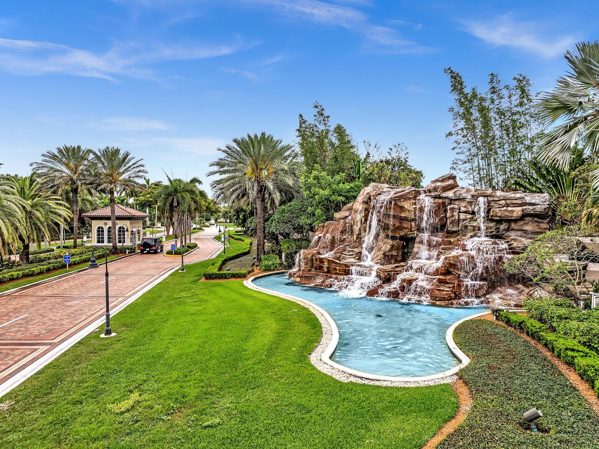 6663 Via Regina Property Photo 37