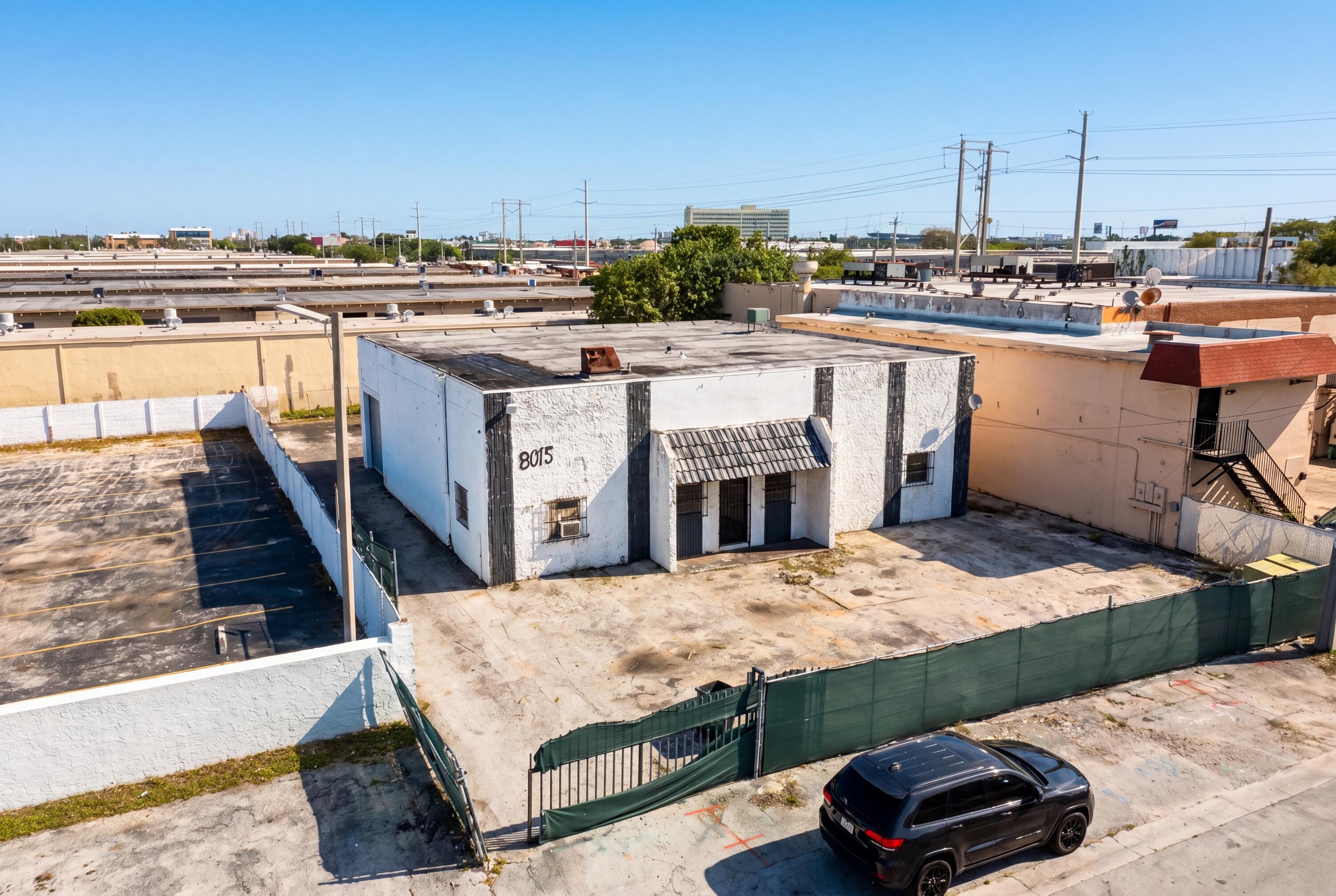 8015 Nw 98th Street Property Photo 11