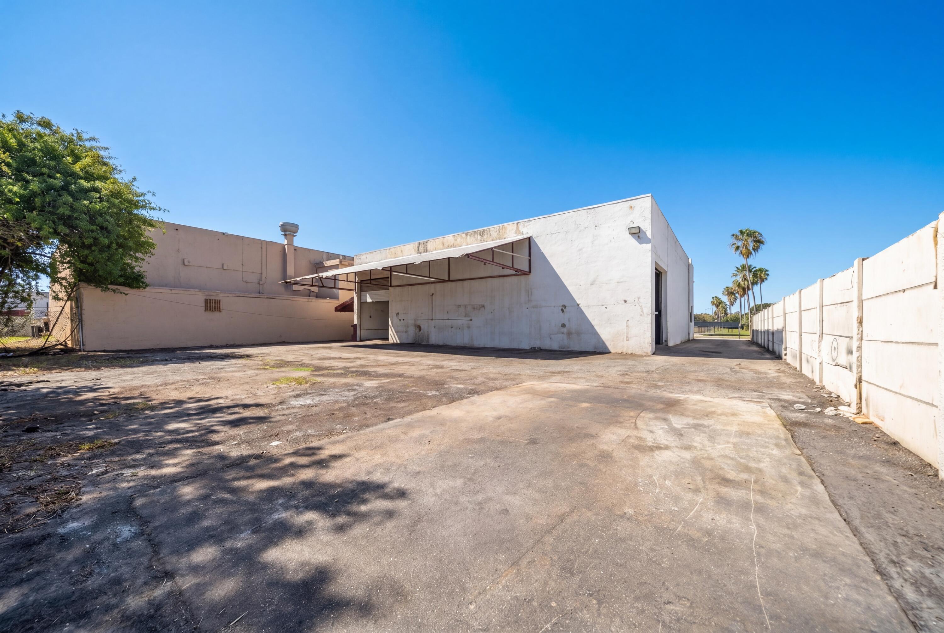 8015 Nw 98th Street Property Photo 16