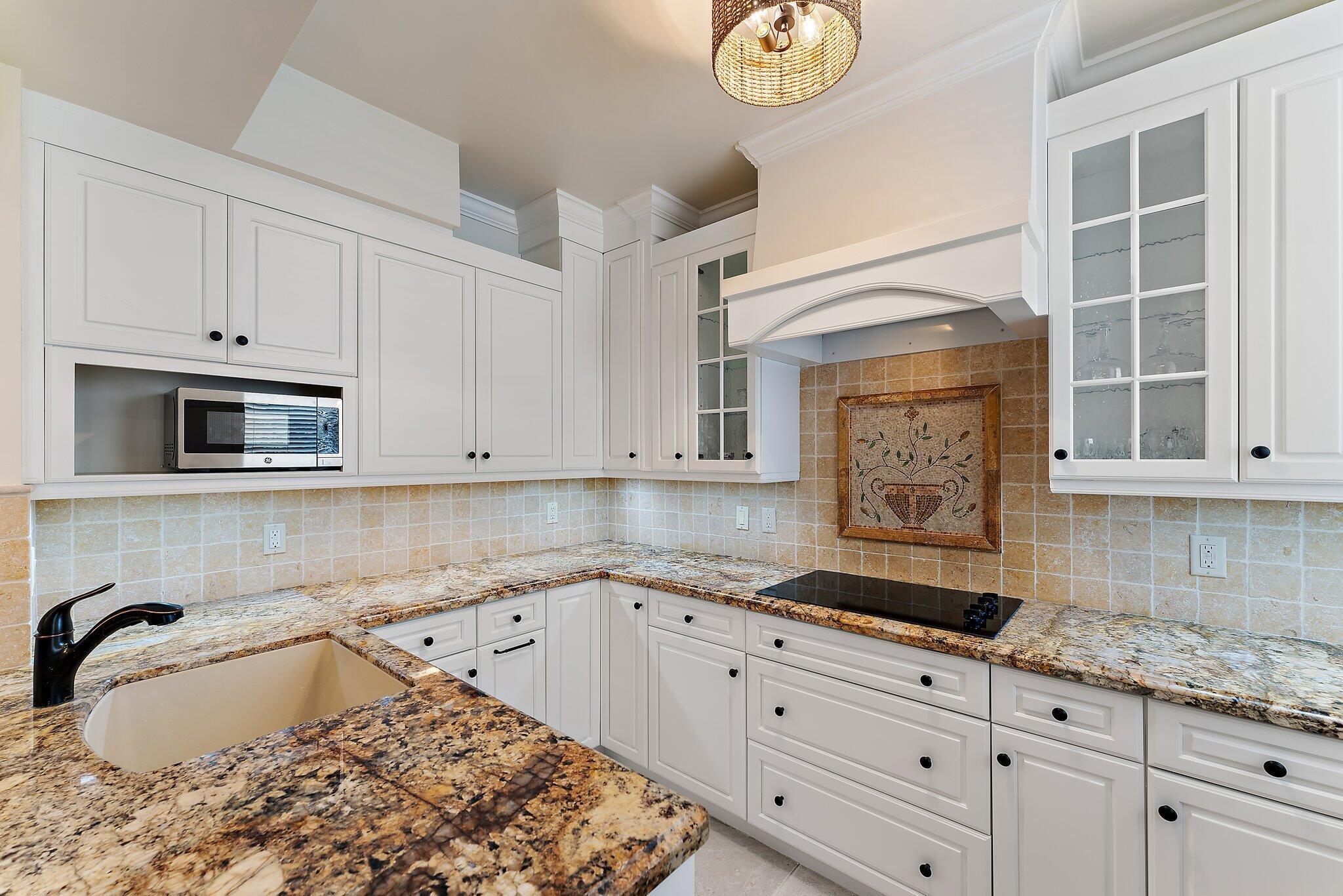 2905 Fairway Drive N Property Photo 9