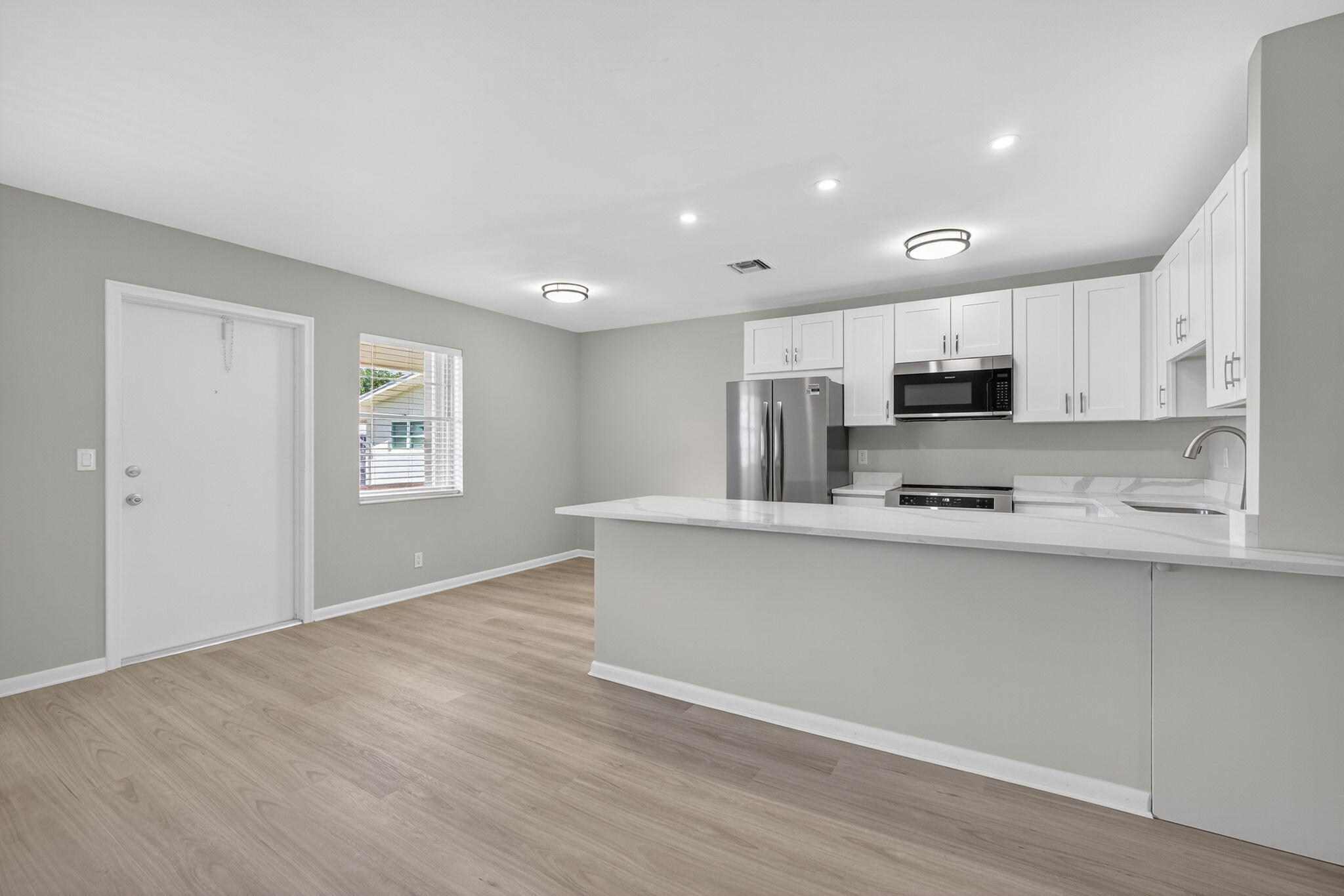 42 Easthampton B Property Photo 5