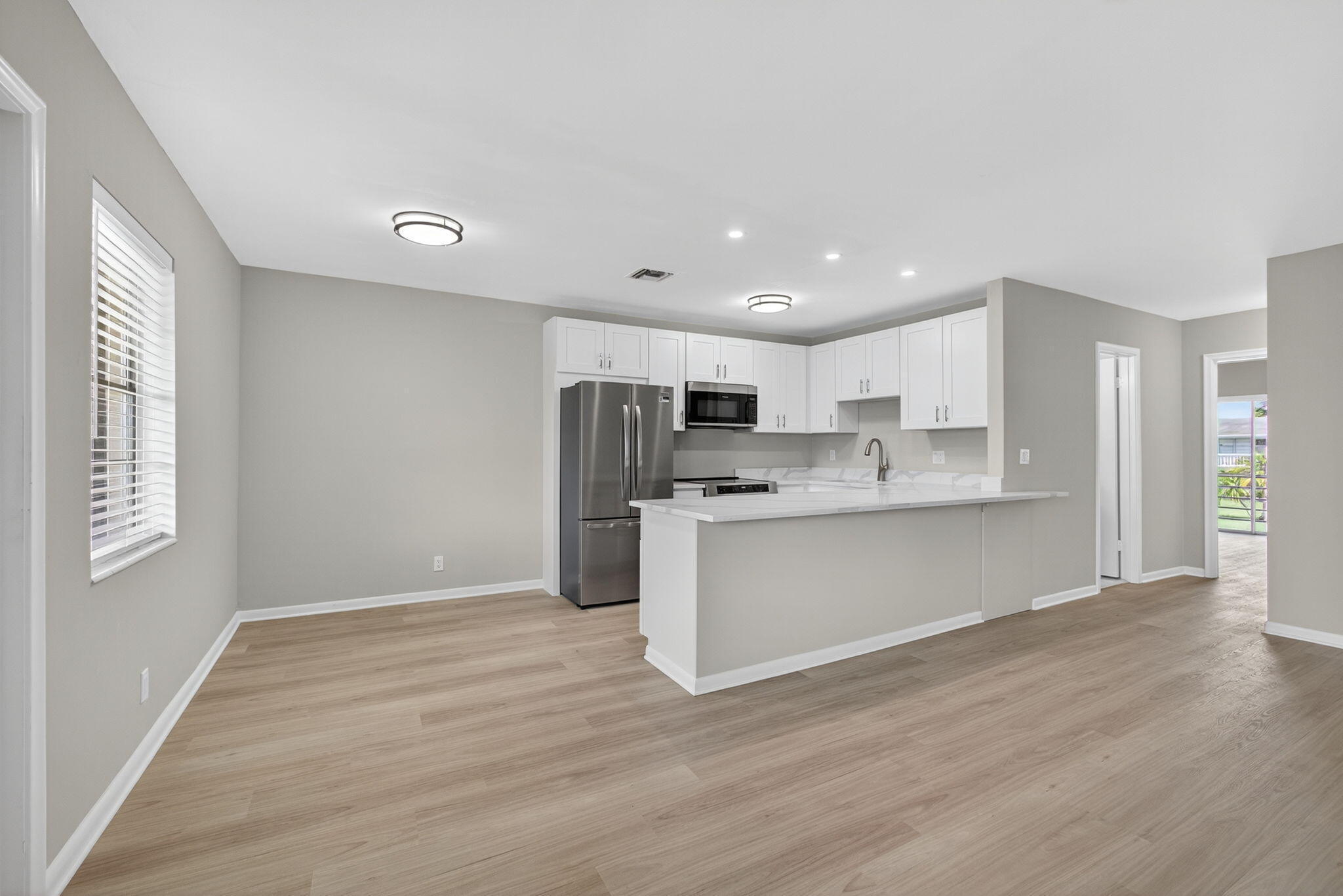42 Easthampton B Property Photo 6