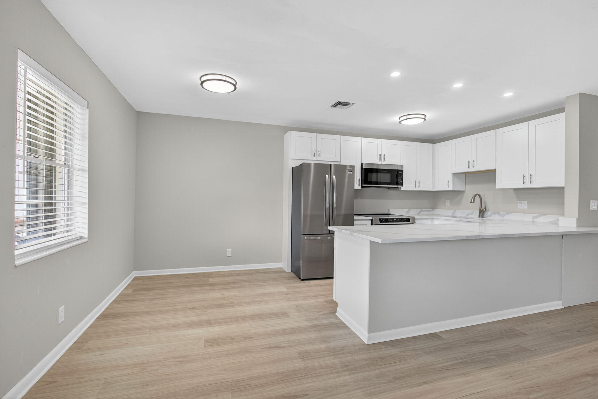42 Easthampton B Property Photo 7