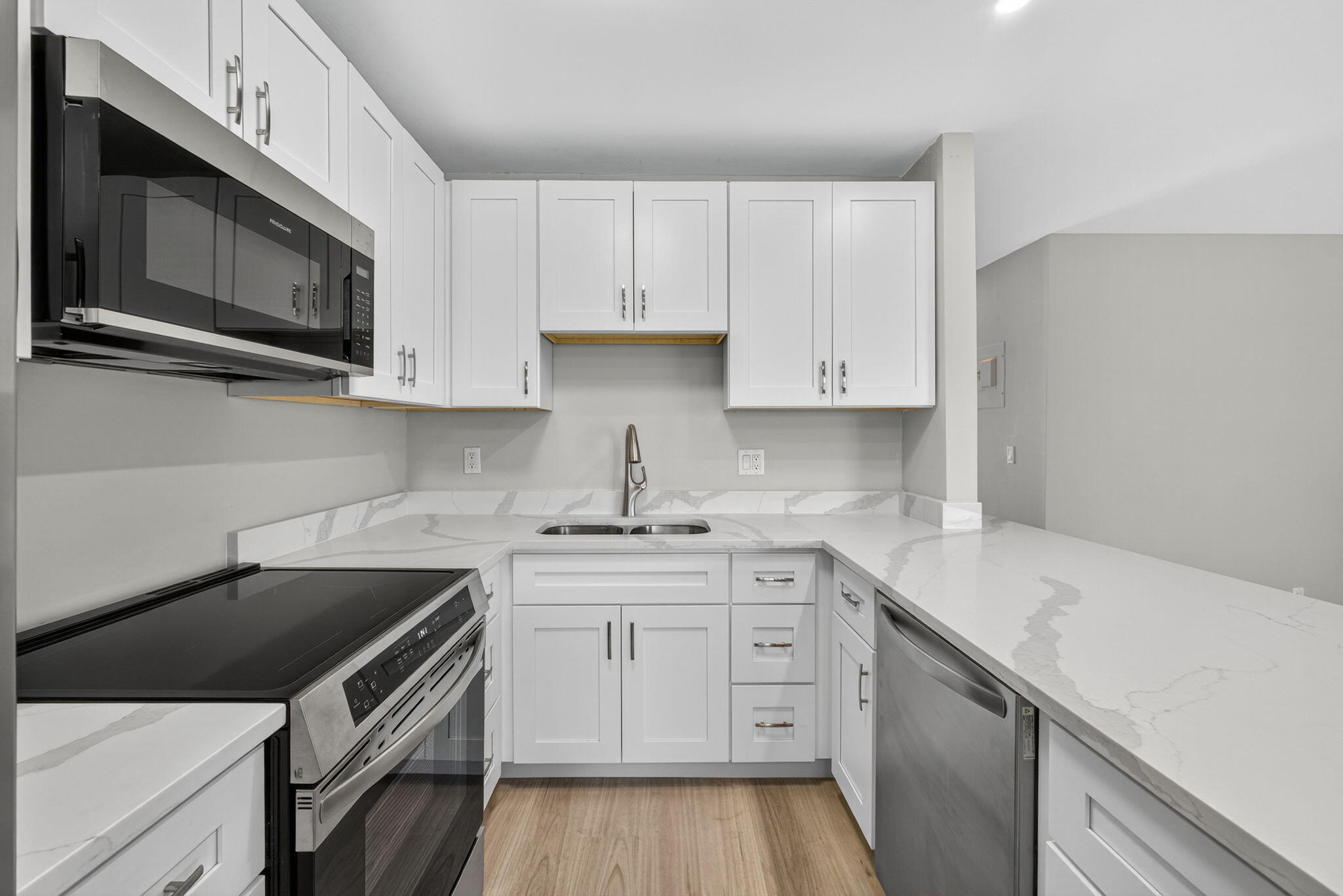42 Easthampton B Property Photo 10