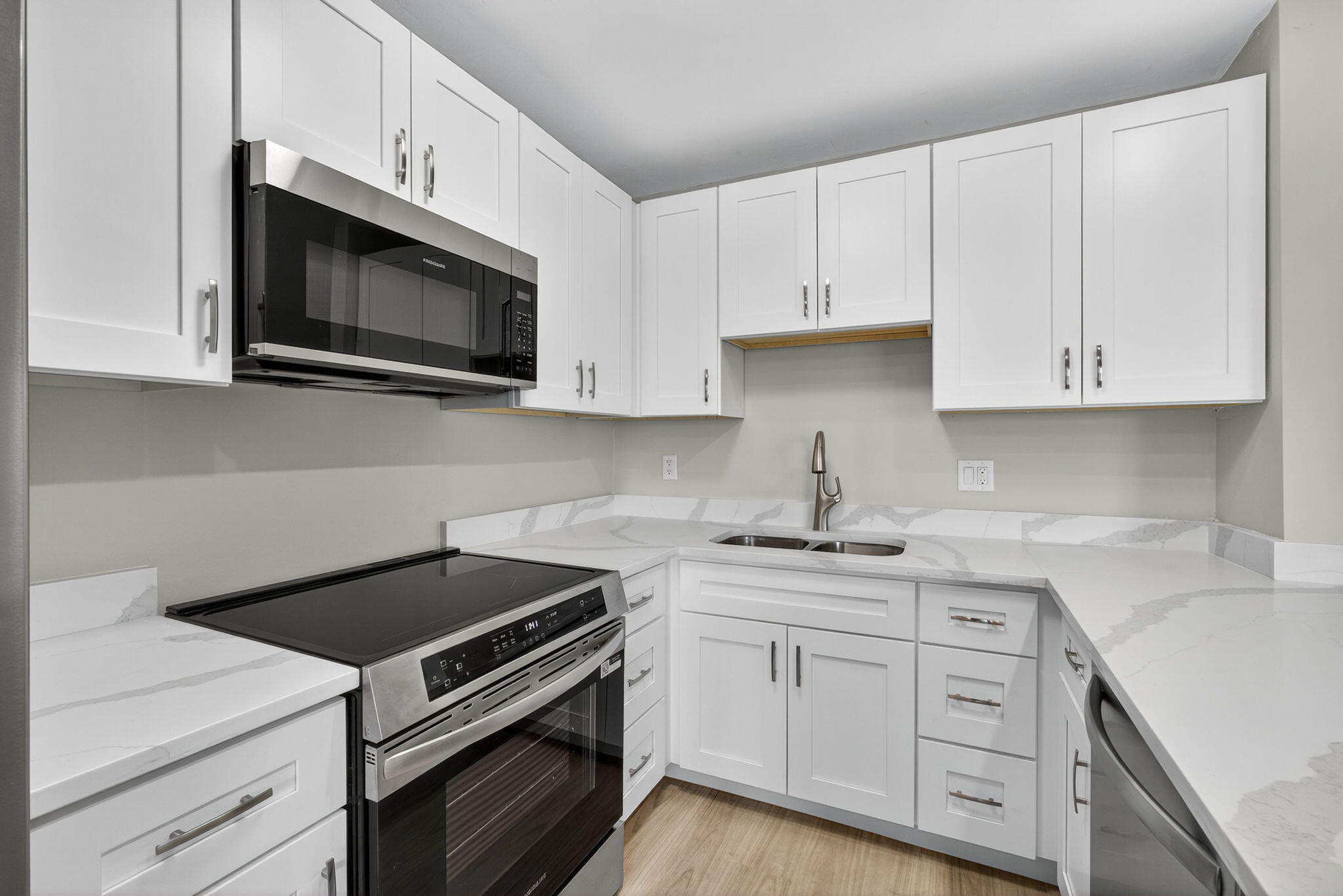 42 Easthampton B Property Photo 11