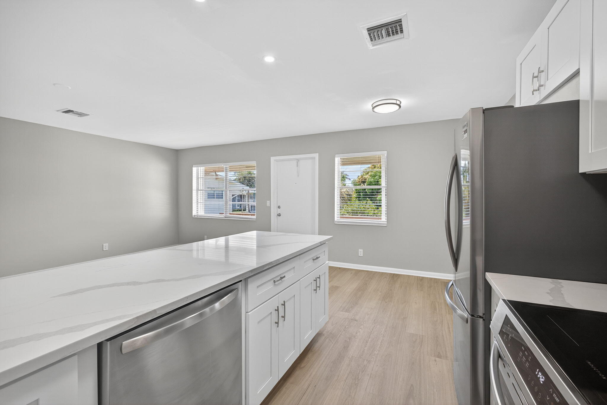 42 Easthampton B Property Photo 12