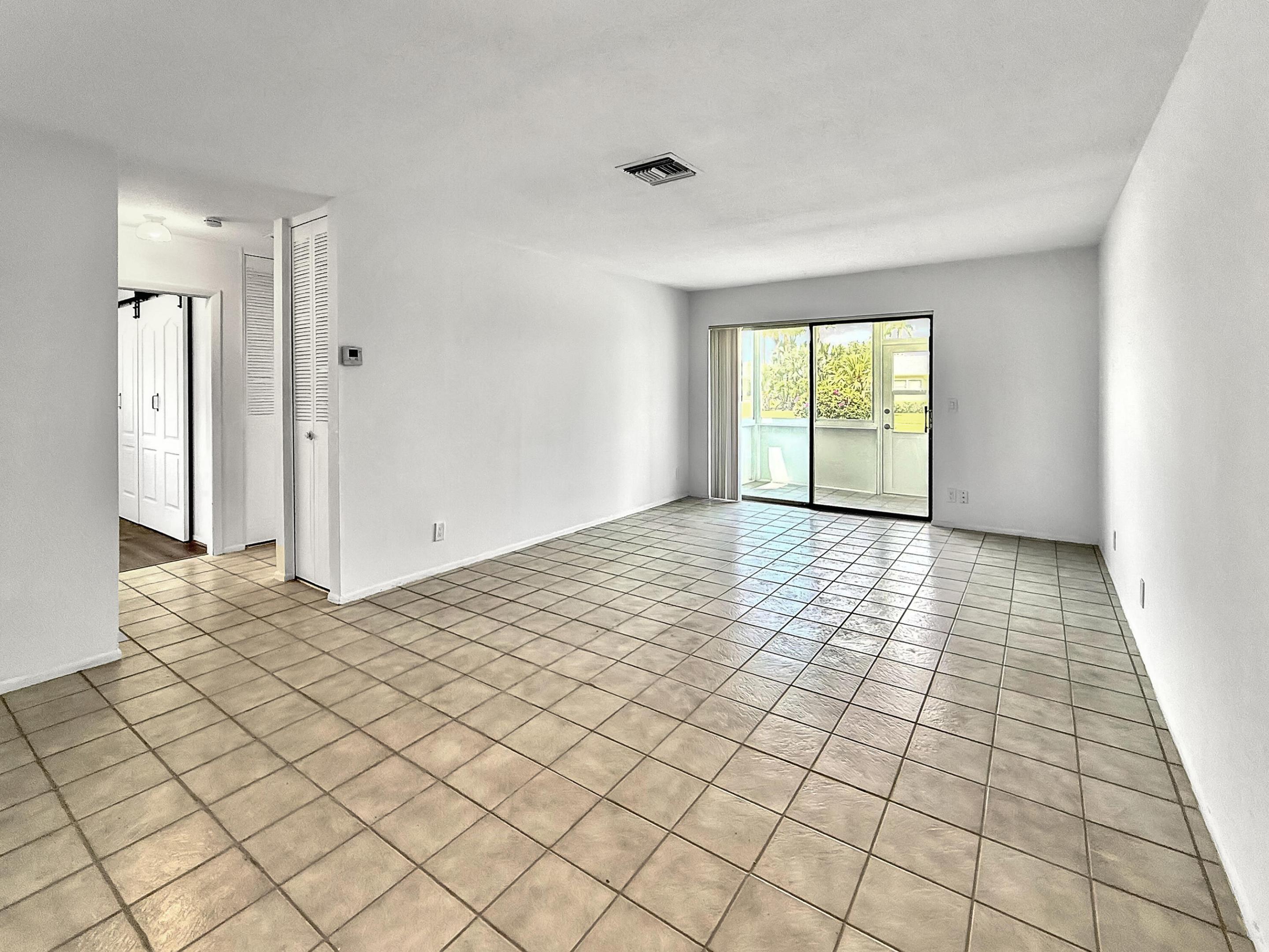 5263 Cresthaven Boulevard A Property Photo 3