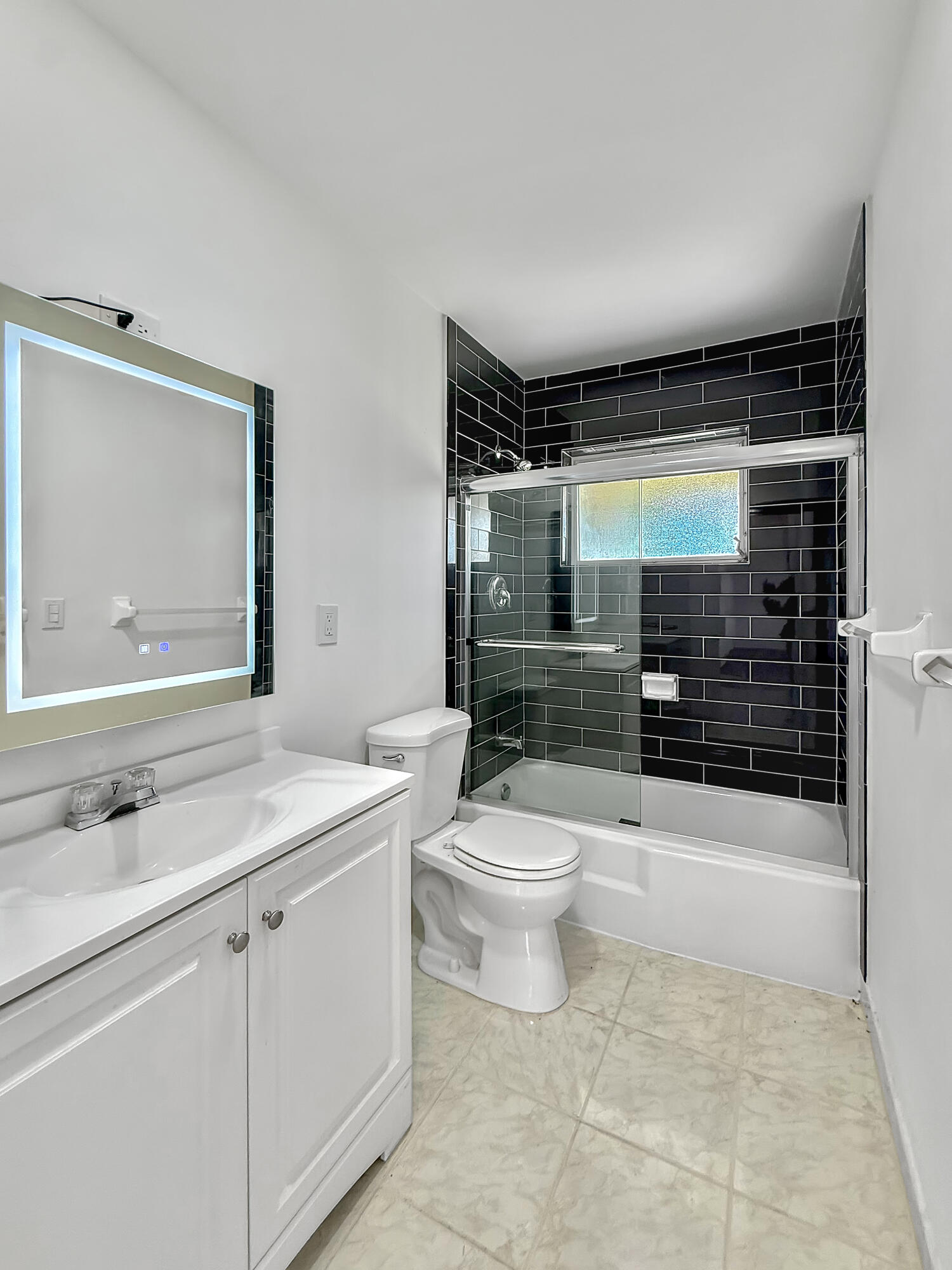 5263 Cresthaven Boulevard A Property Photo 6