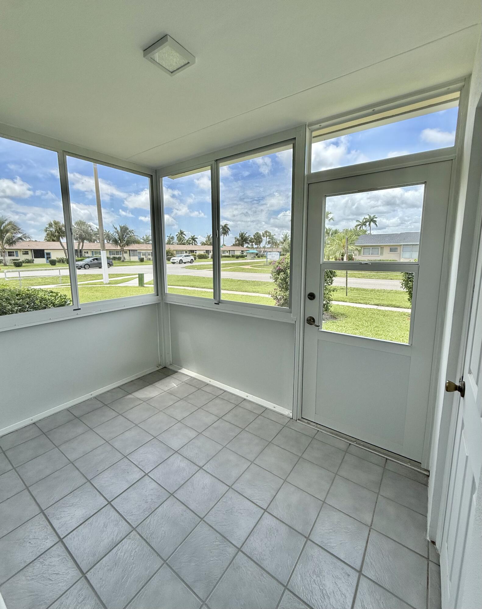 5263 Cresthaven Boulevard A Property Photo 8