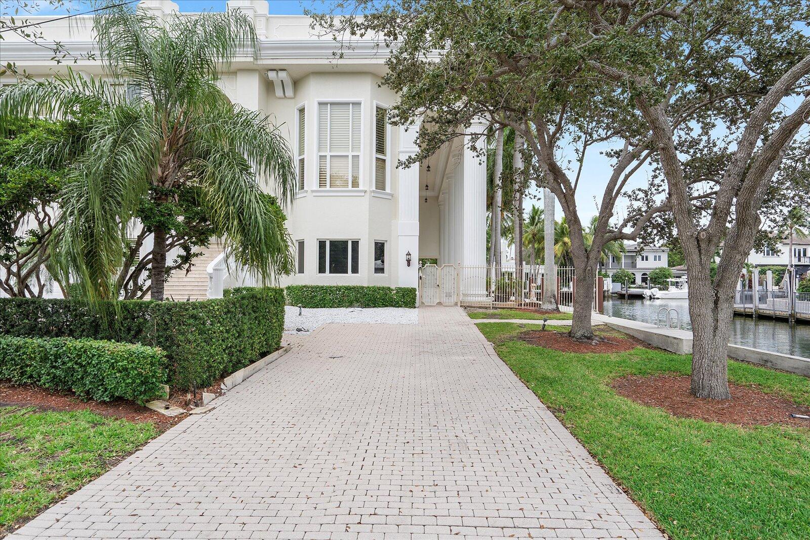 414 Riviera Isle Drive Property Photo 5
