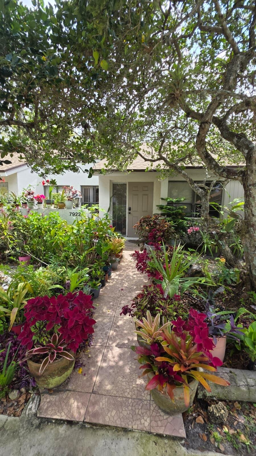 7922 NW 10th Street Property Photo 1