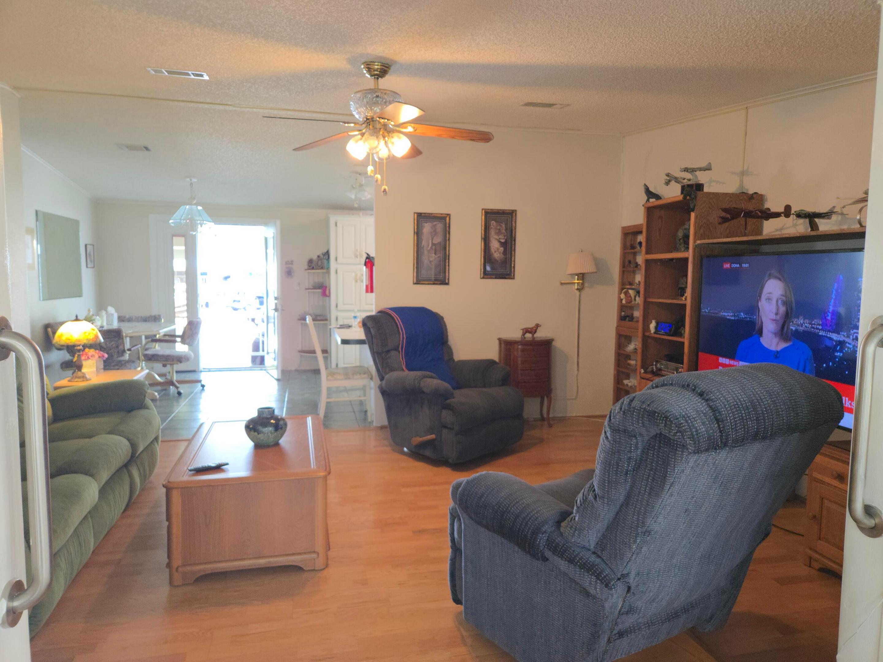 1604 Sw 35th Circle Property Photo 4