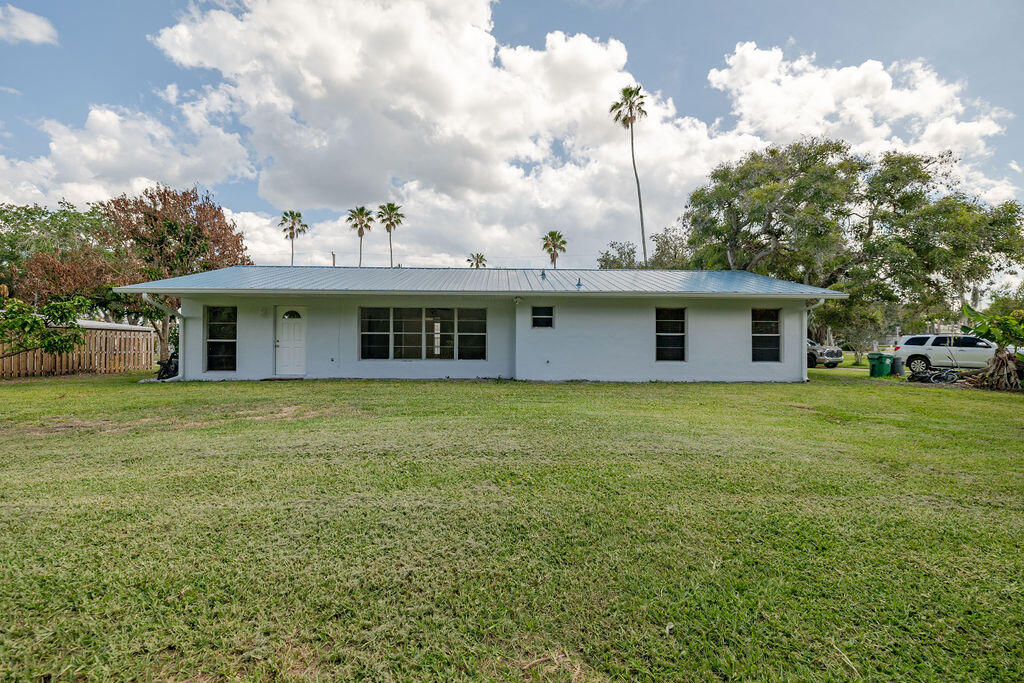 320 Chamberlain Boulevard Property Photo 10