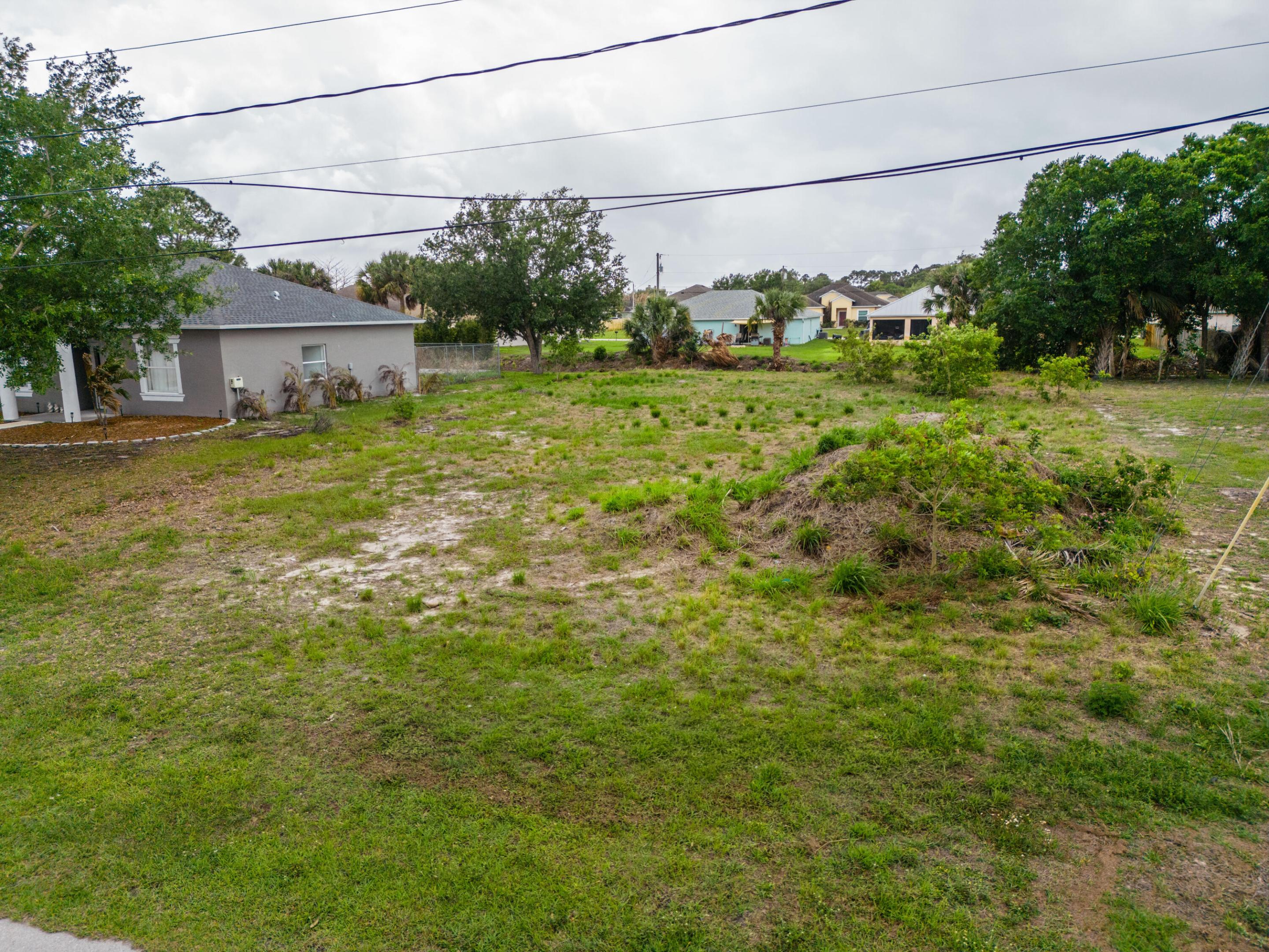 1110 Sw Hunnicut Avenue Property Photo 1