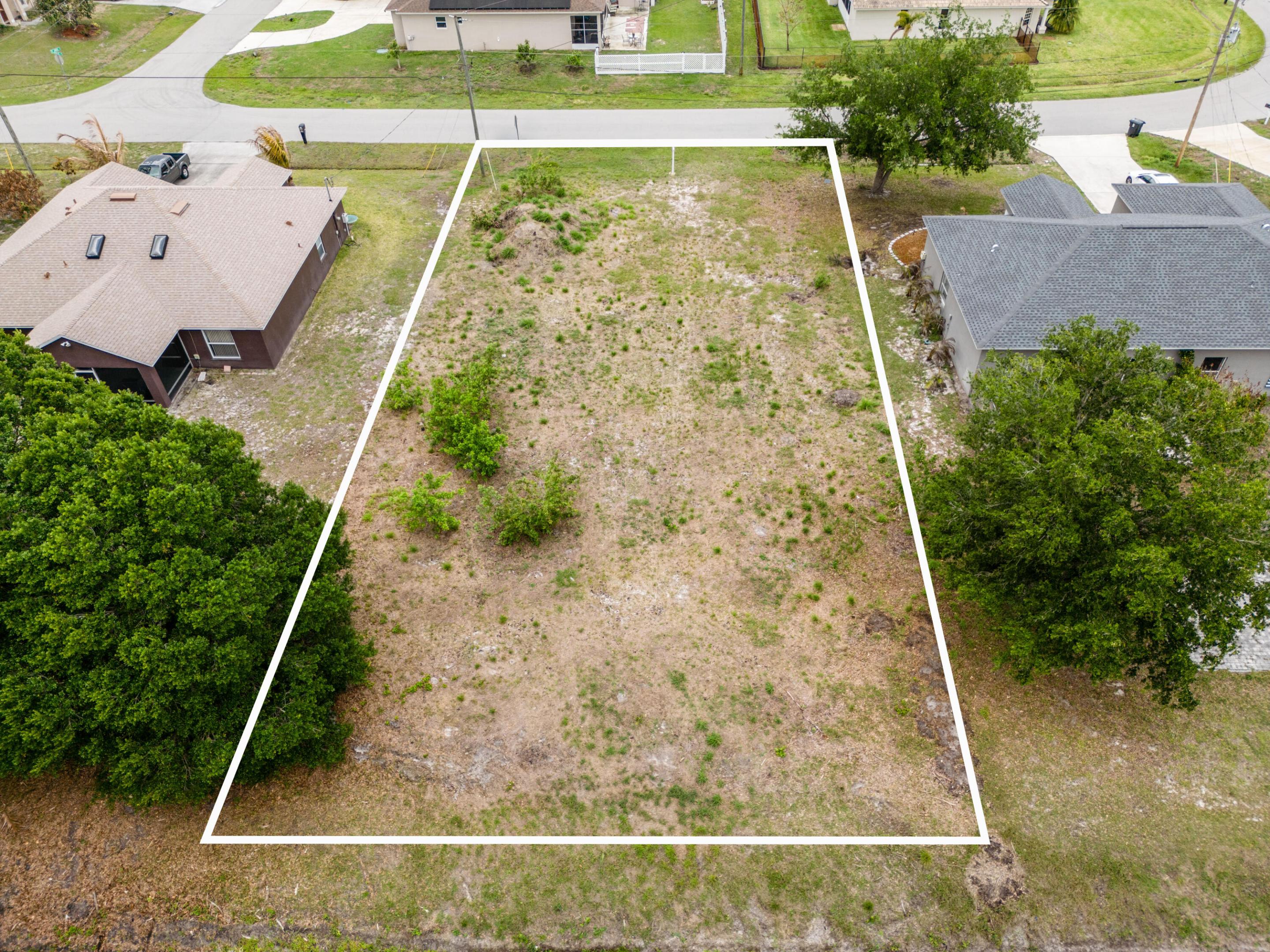 1110 Sw Hunnicut Avenue Property Photo 3