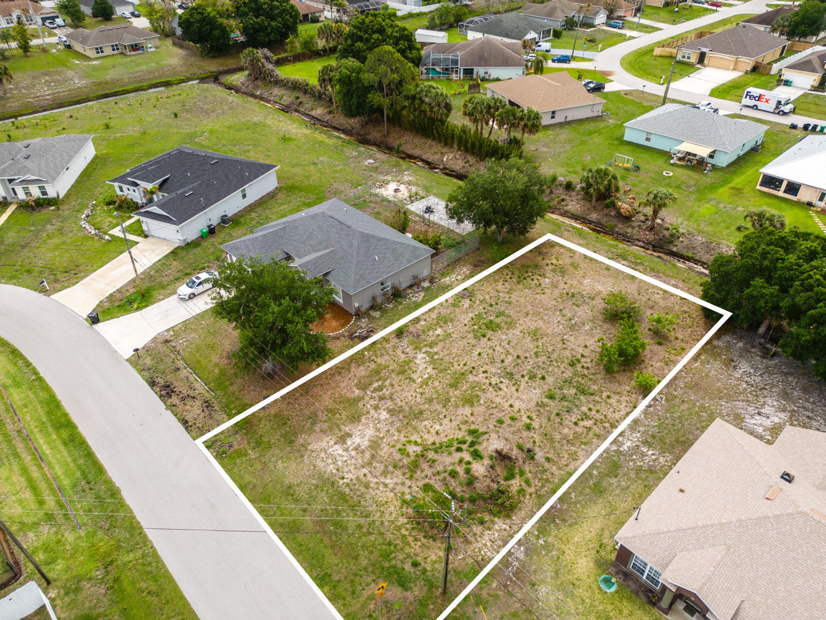 1110 Sw Hunnicut Avenue Property Photo 4