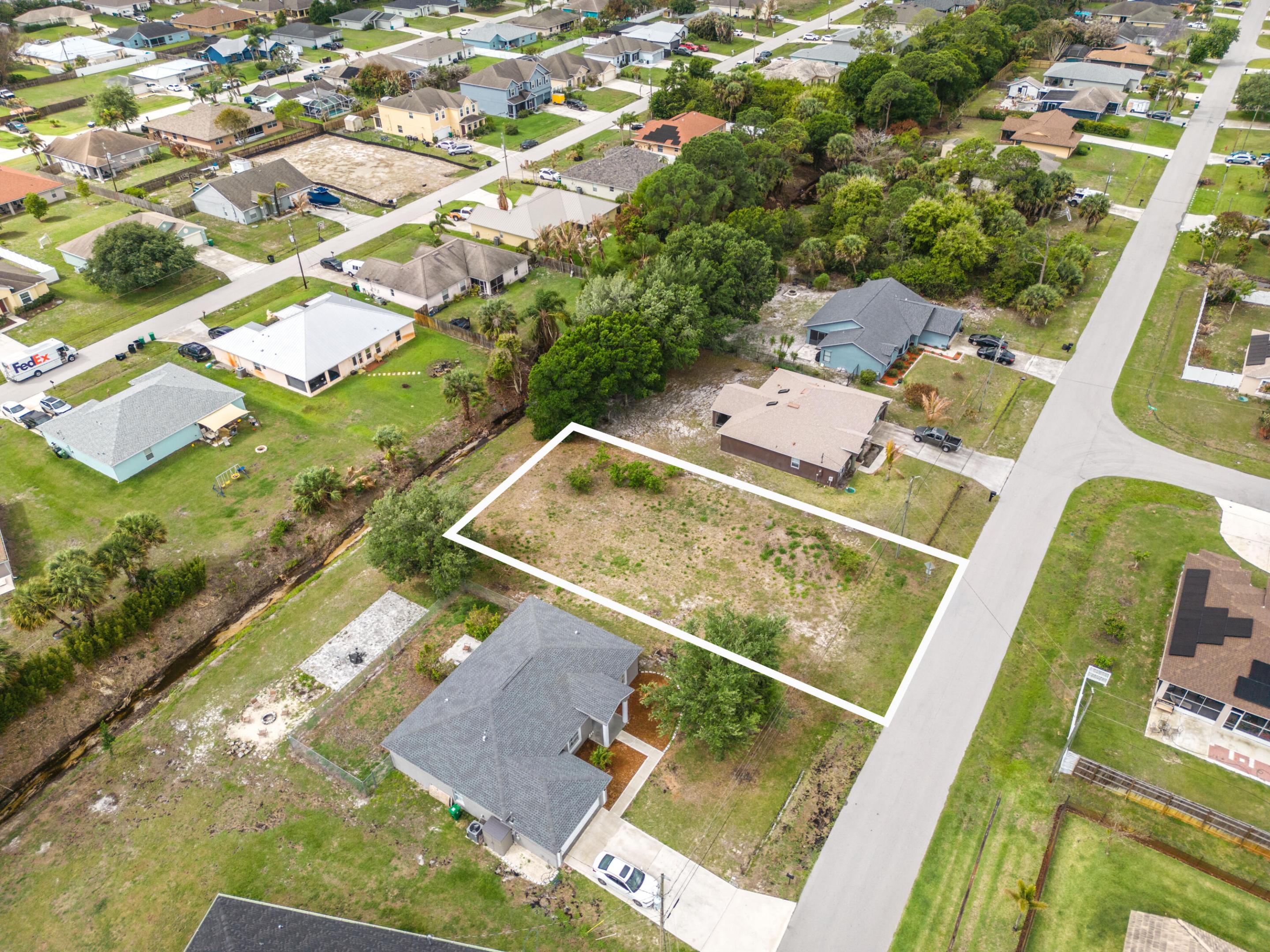 1110 Sw Hunnicut Avenue Property Photo 6