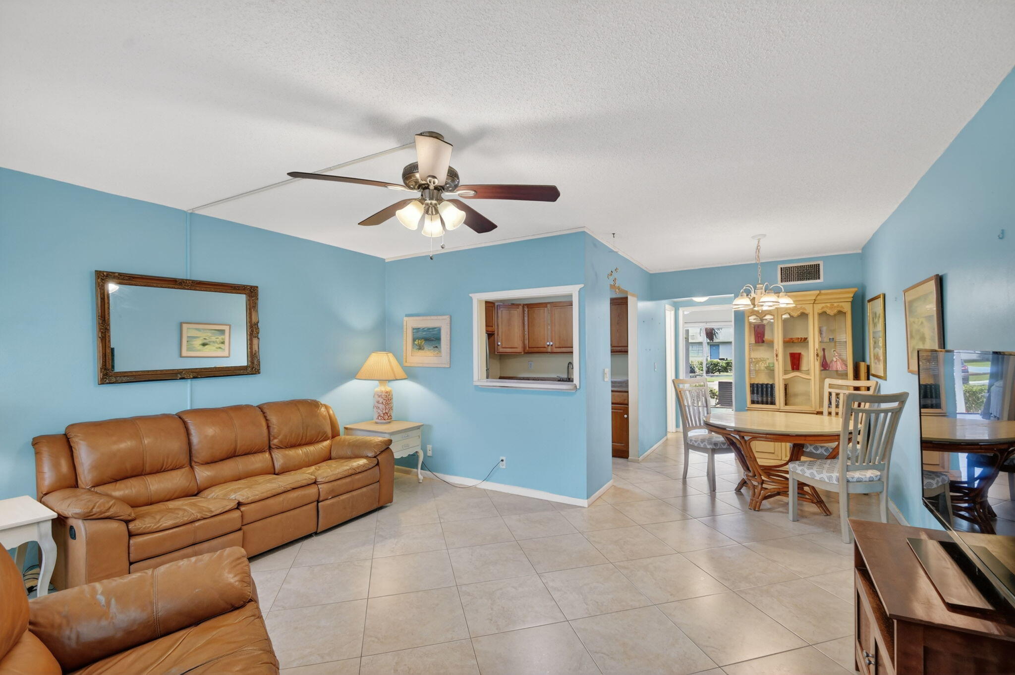 370 Horizon Street E 107 Property Photo 3