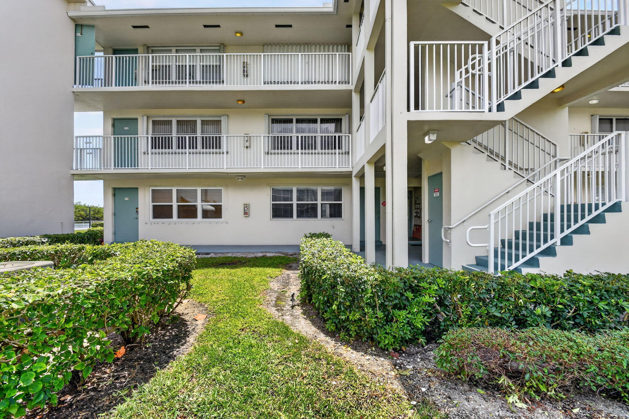 370 Horizon Street E 107 Property Photo 6