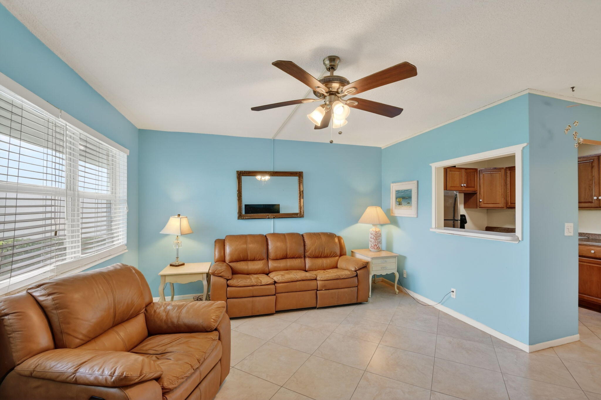 370 Horizon Street E 107 Property Photo 9