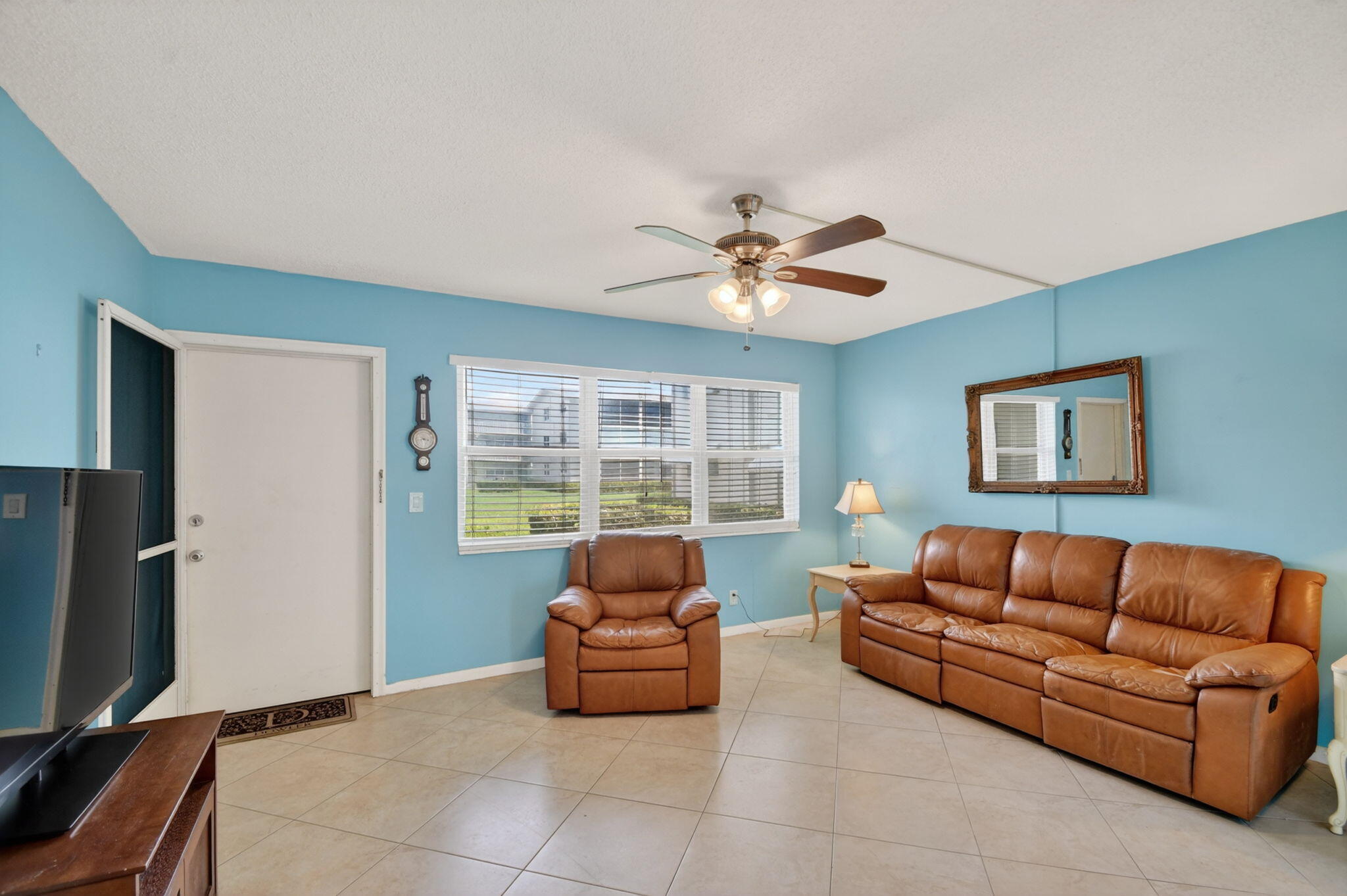370 Horizon Street E 107 Property Photo 10