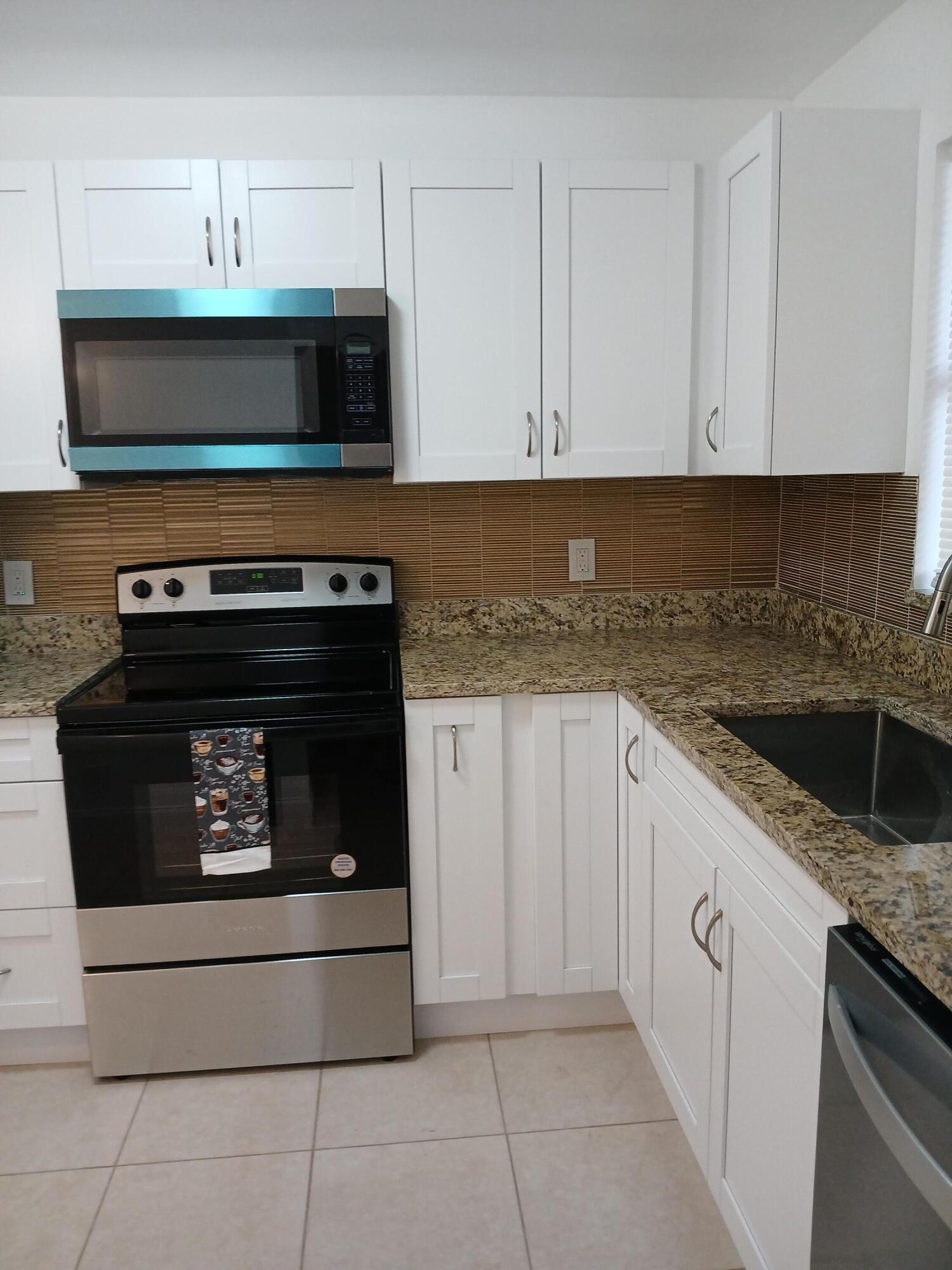 4760 Lucerne Lakes Boulevard W 405 Property Photo 4