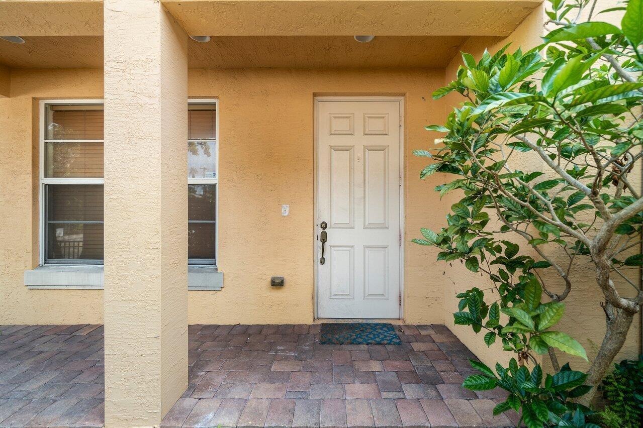 811 S Federal Highway 1 Property Photo 4
