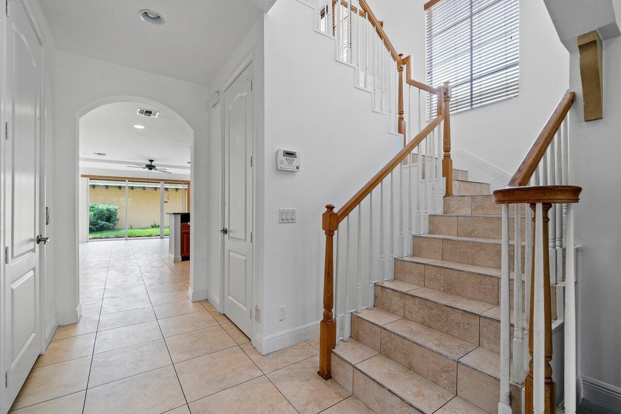 811 S Federal Highway 1 Property Photo 5