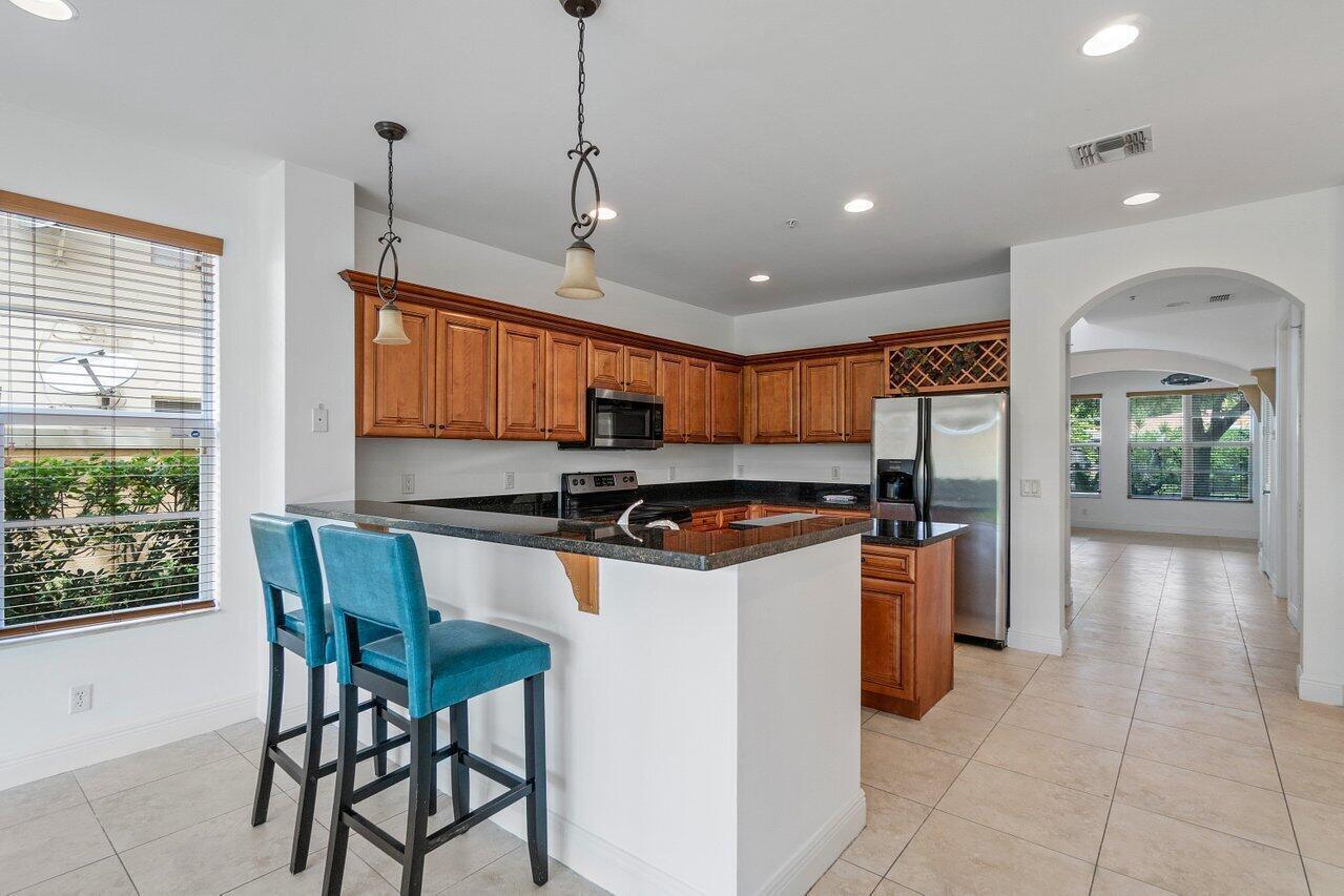 811 S Federal Highway 1 Property Photo 9