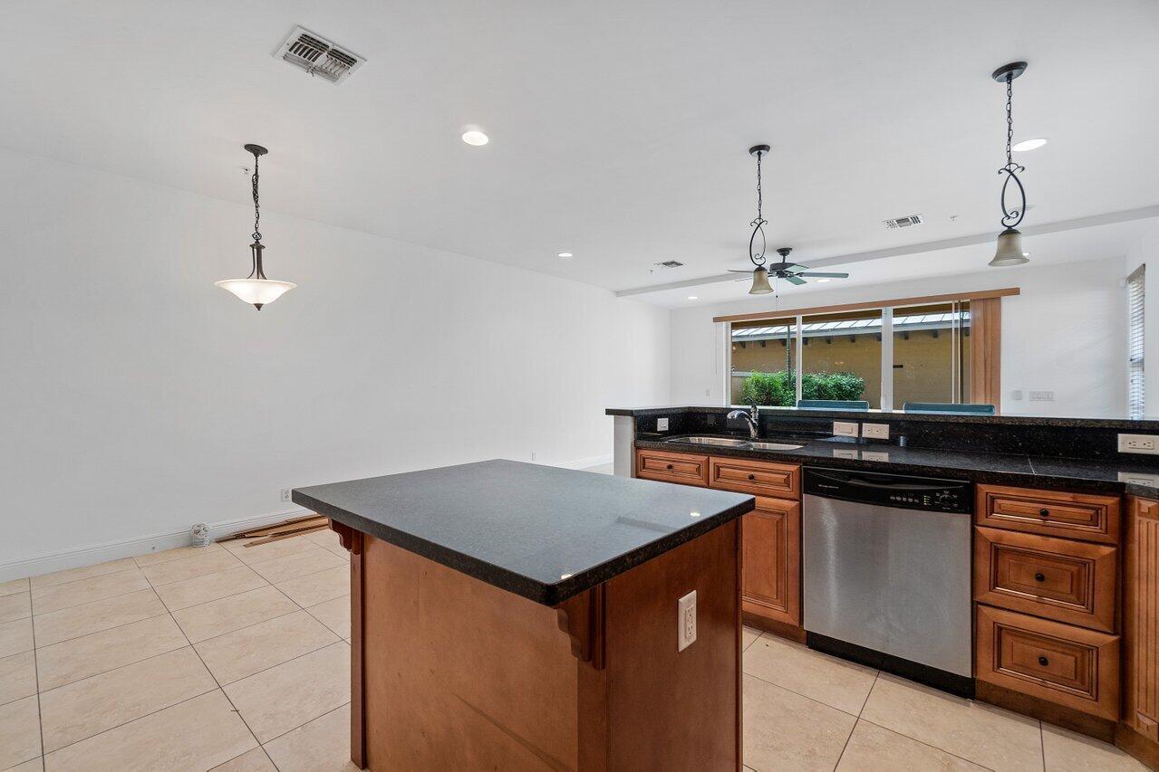 811 S Federal Highway 1 Property Photo 10
