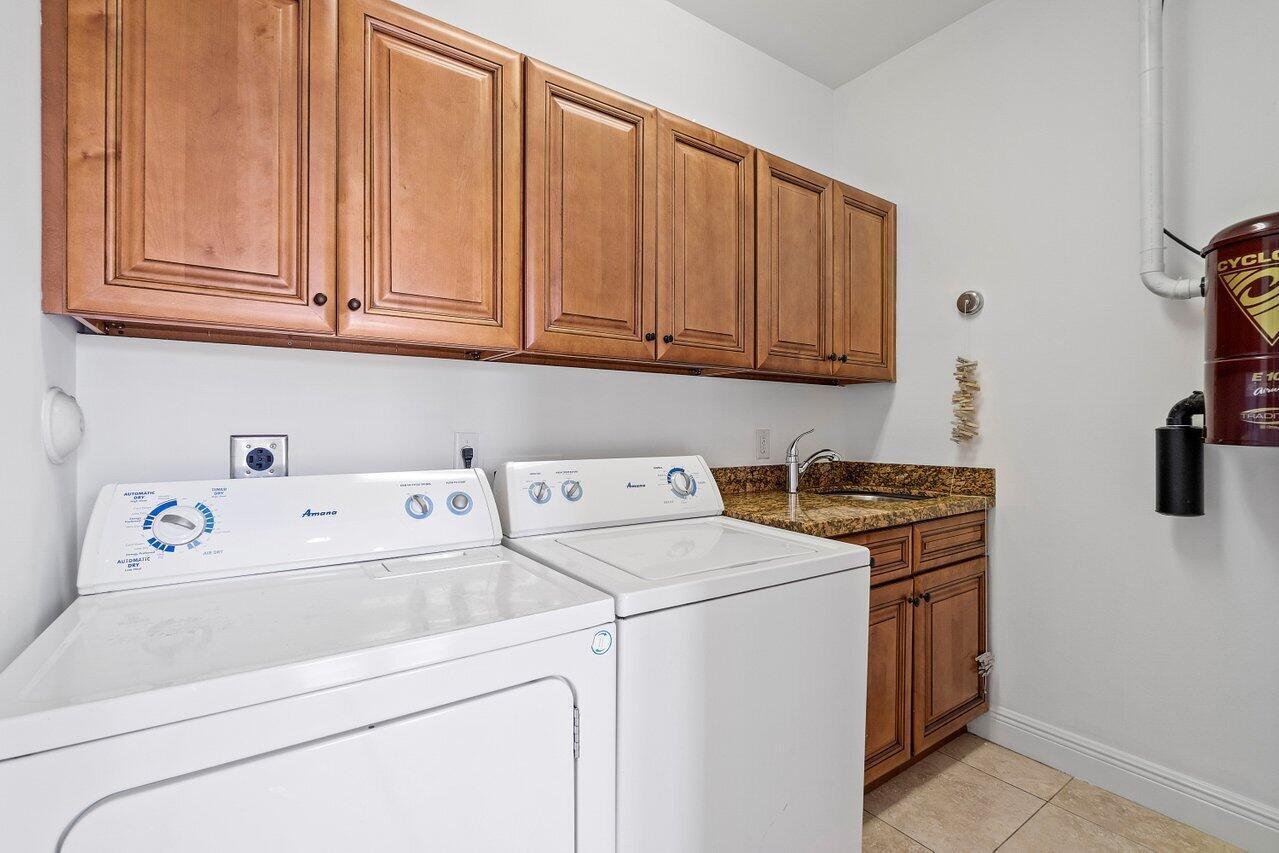 811 S Federal Highway 1 Property Photo 17