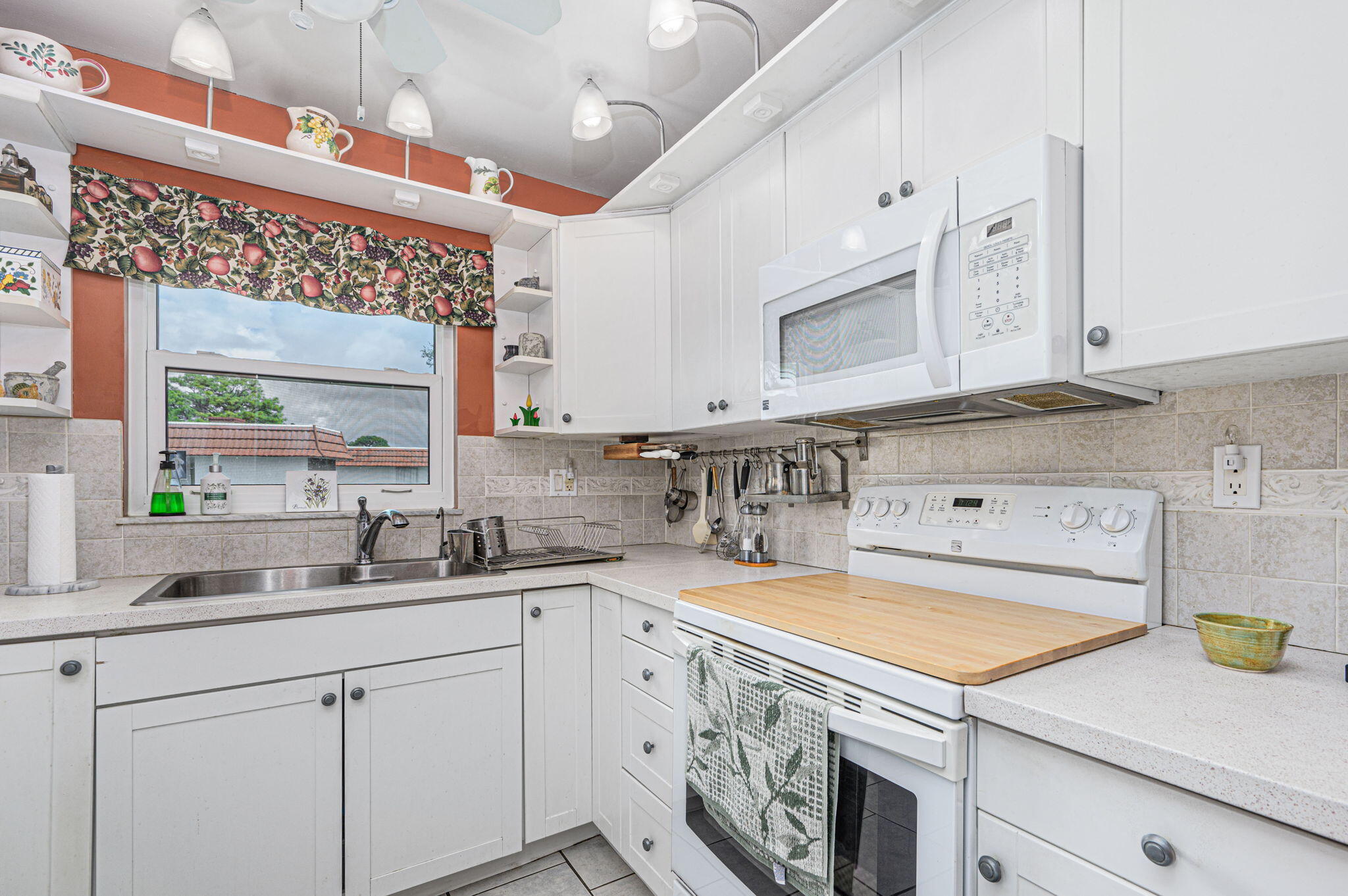 1225 Nw 21st Street 7-708 Property Photo 6