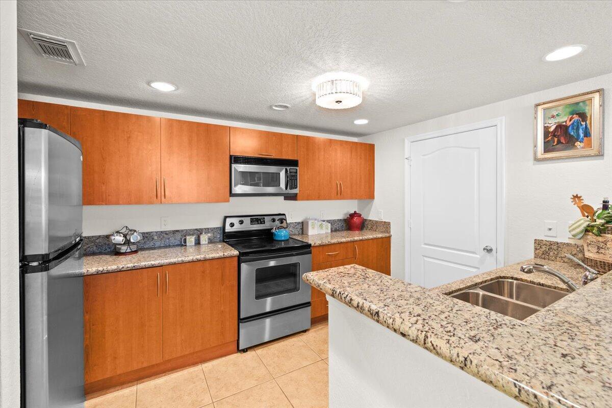 158 SW Peacock Boulevard 30-105 Property Photo 1