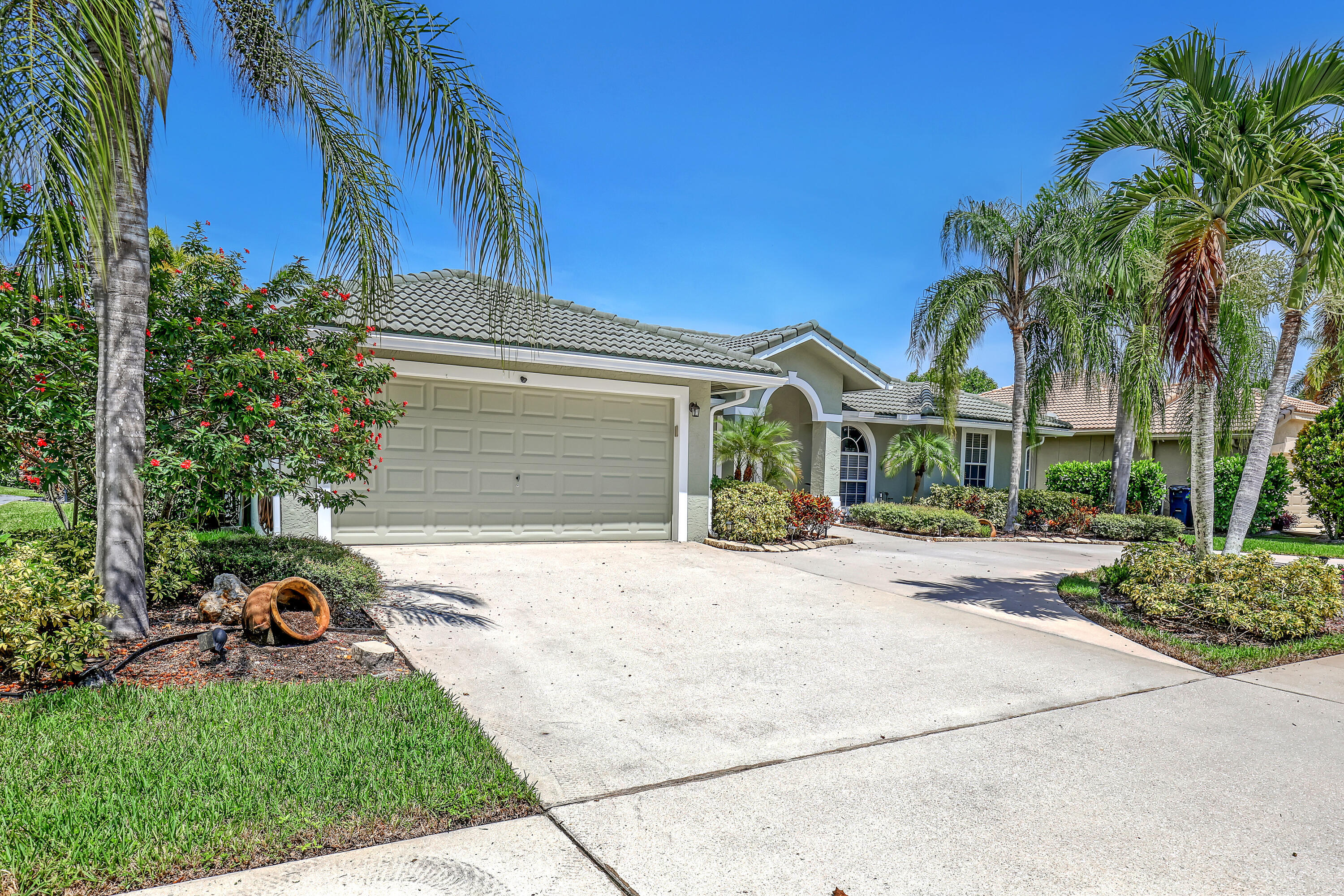 133 Black Olive Crescent Property Photo 3