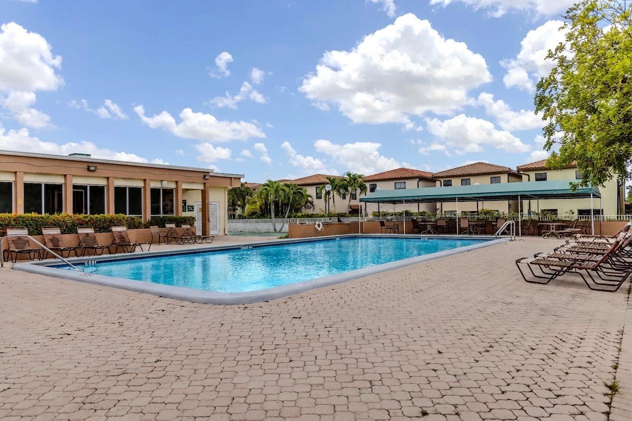 4980 E Sabal Palm Boulevard E 124 Property Photo 21