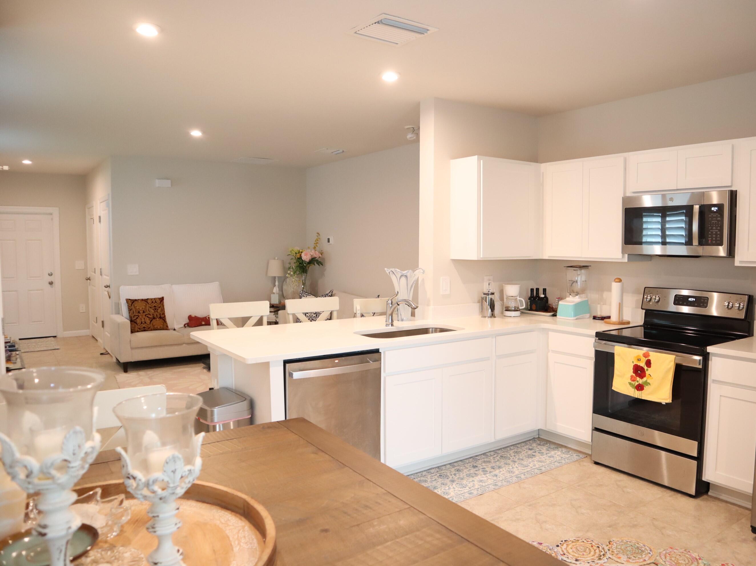 517 Cherimoya Street Property Photo 4