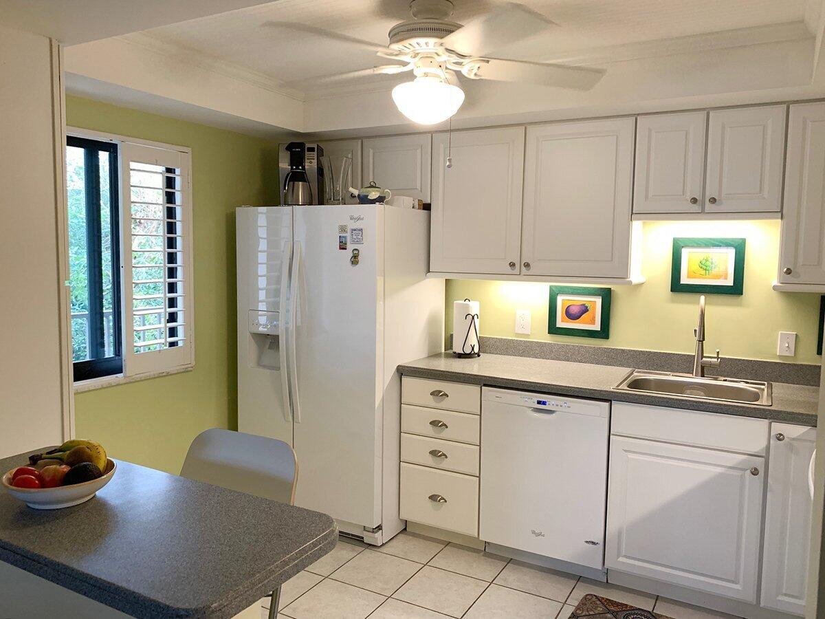 1202 S Lake Drive 502 Property Photo 8