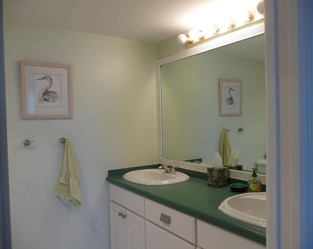1202 S Lake Drive 502 Property Photo 15