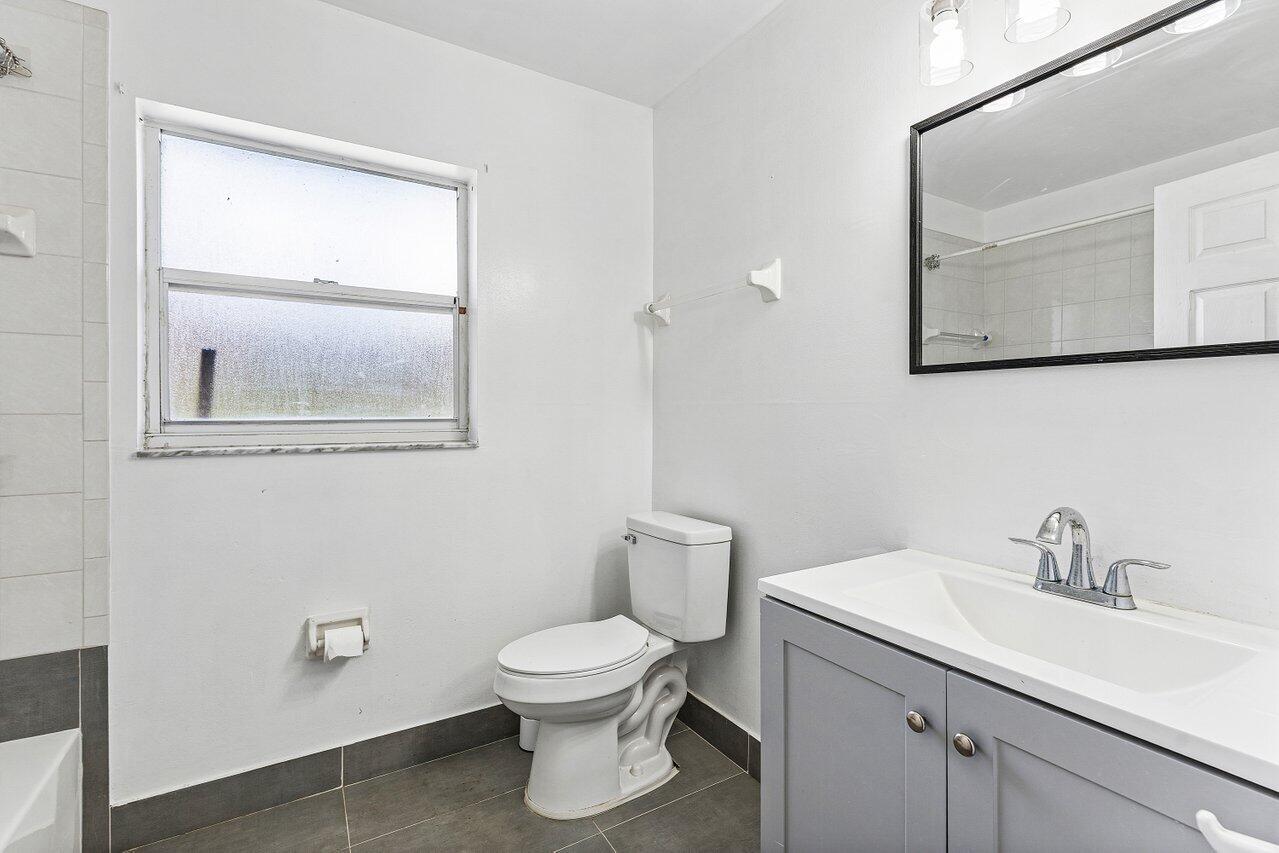 13564 N 63rd Ln Lane N Property Photo 10