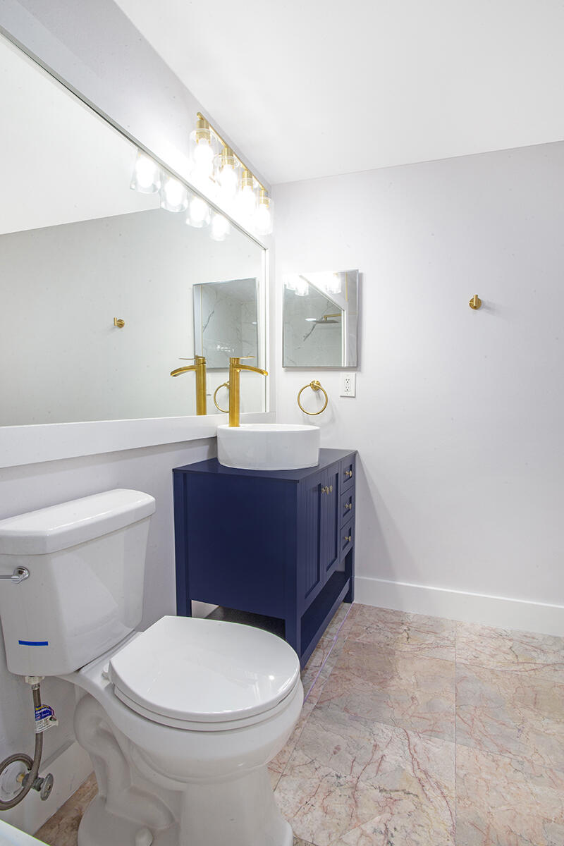 5860 W Sample Road 204 Property Photo 13